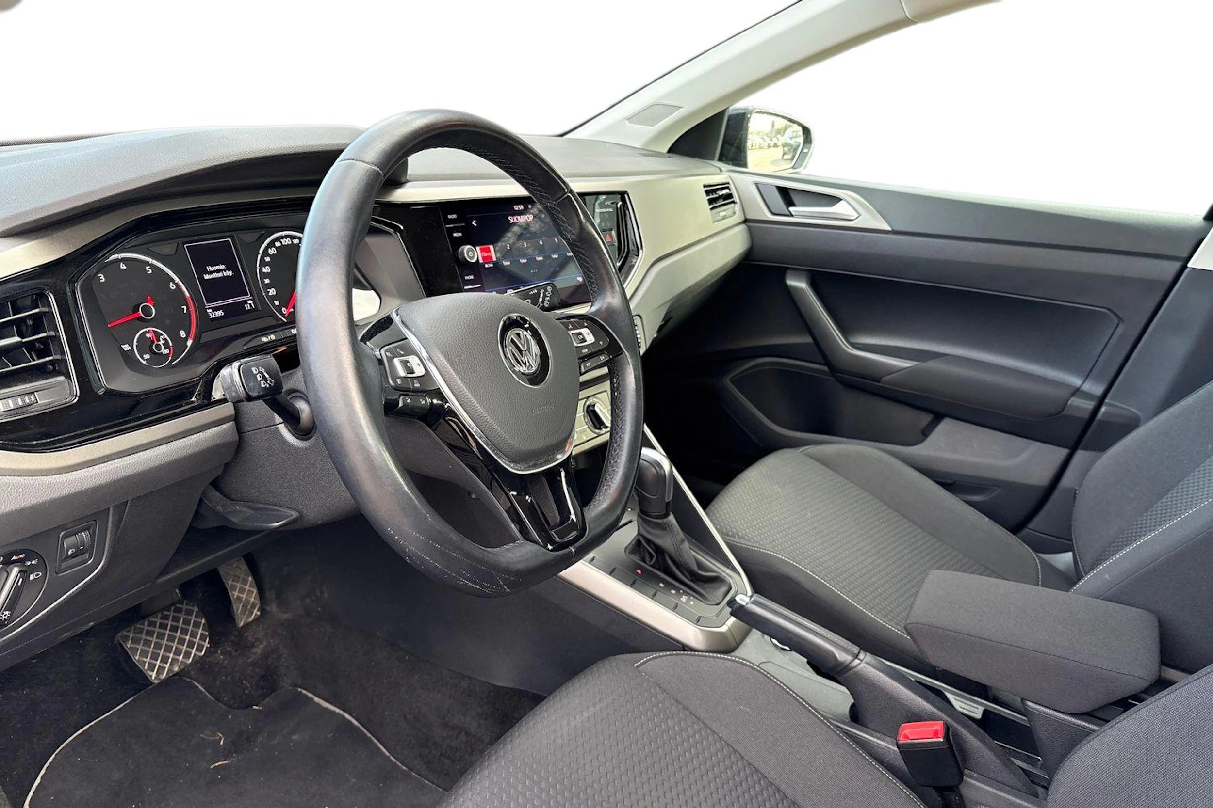 musta Volkswagen Polo 2020 kuva 3.