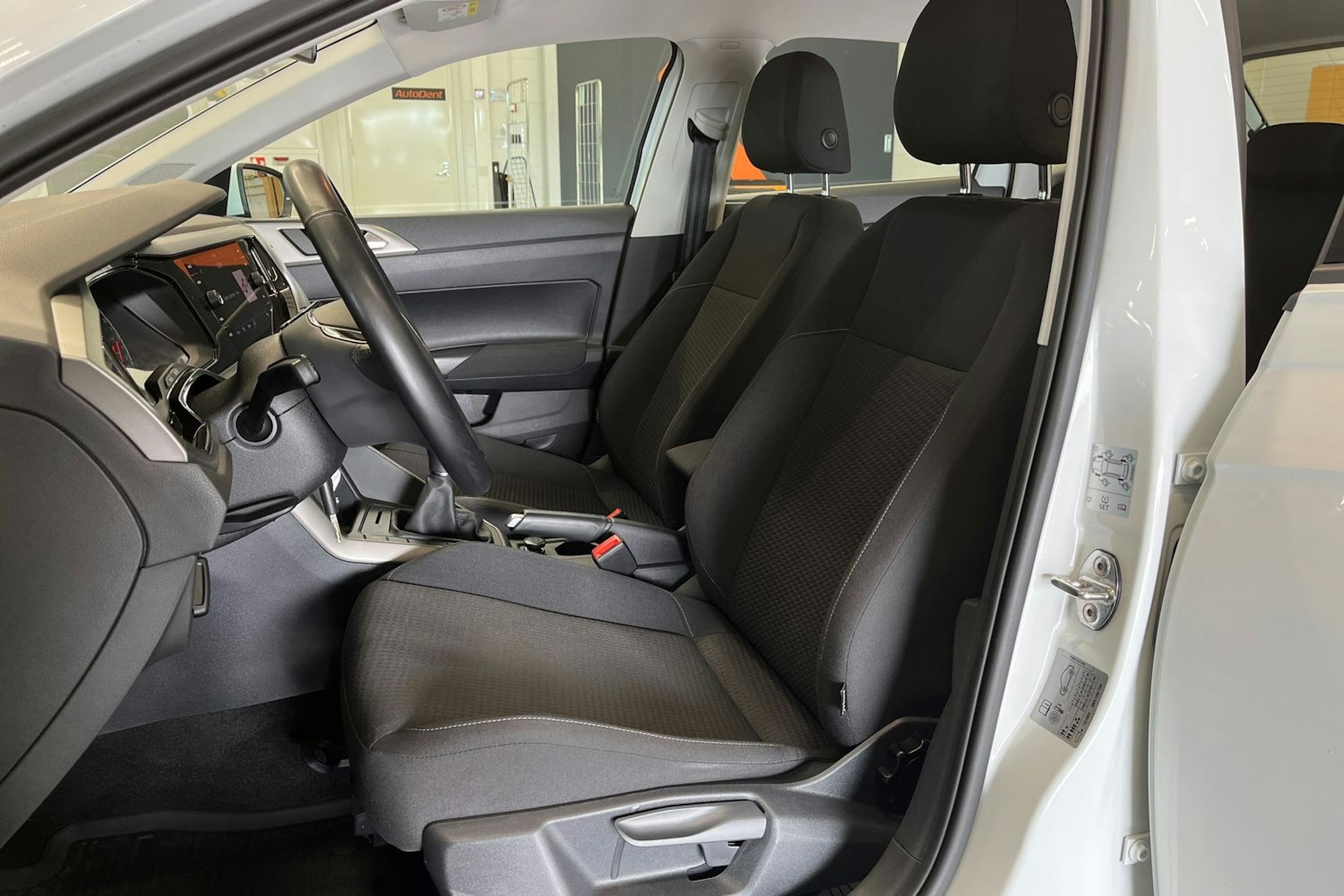 valkoinen Volkswagen Polo 2021 kuva 14.