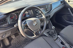 harmaa Volkswagen Polo 2020 kuva 3.