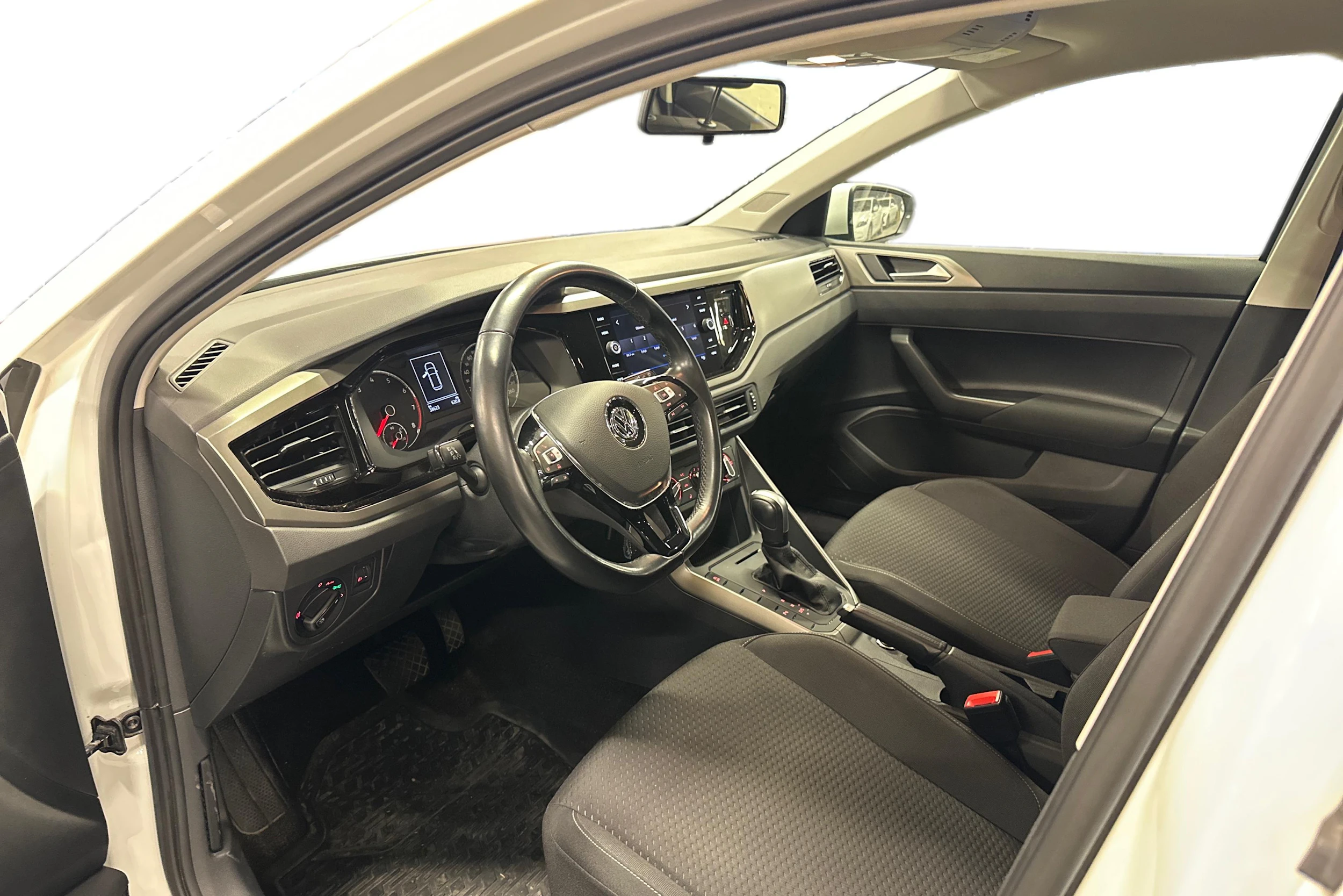 valkoinen Volkswagen Polo 2020 kuva 3.