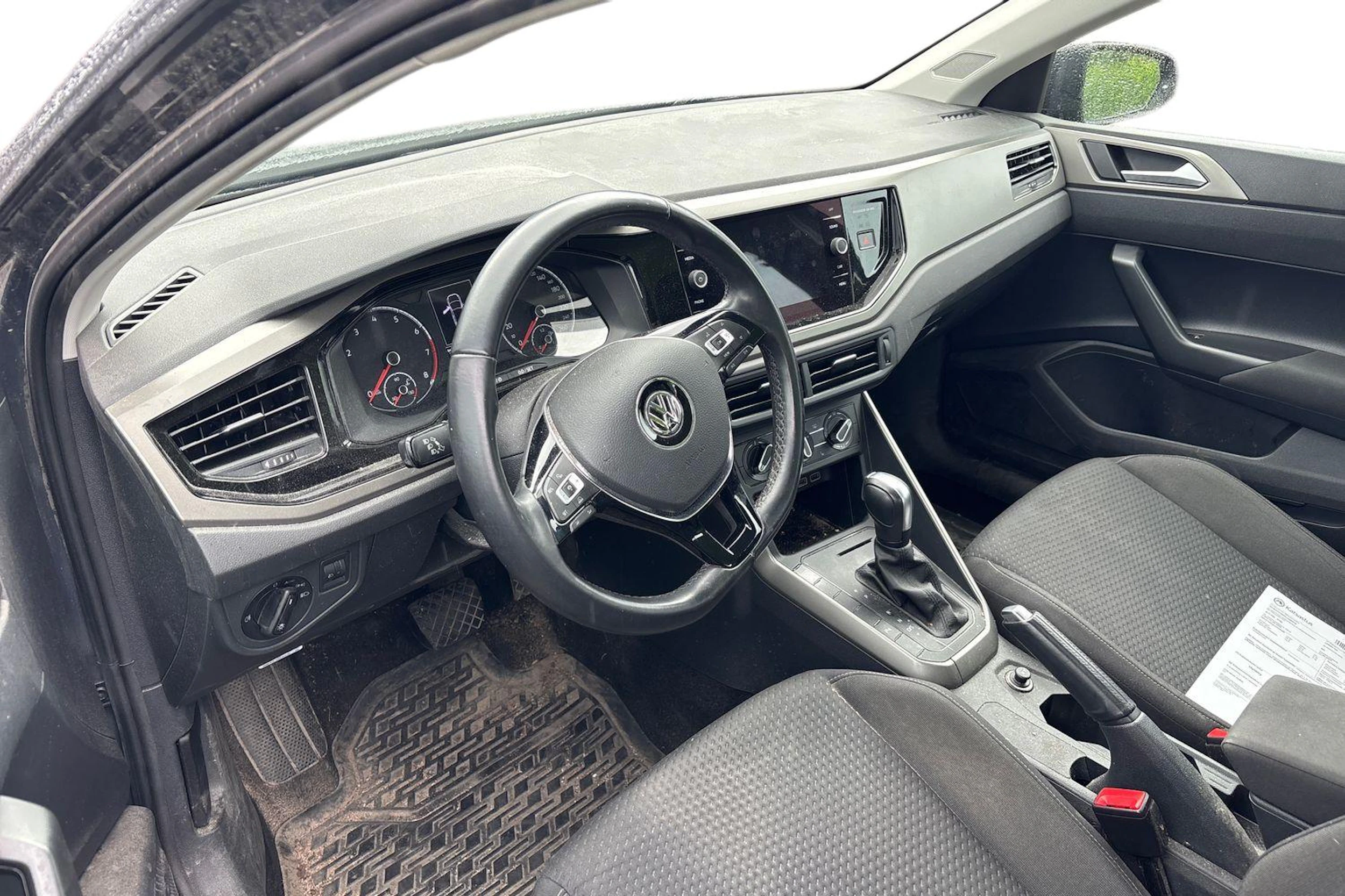 harmaa Volkswagen Polo 2020 kuva 3.