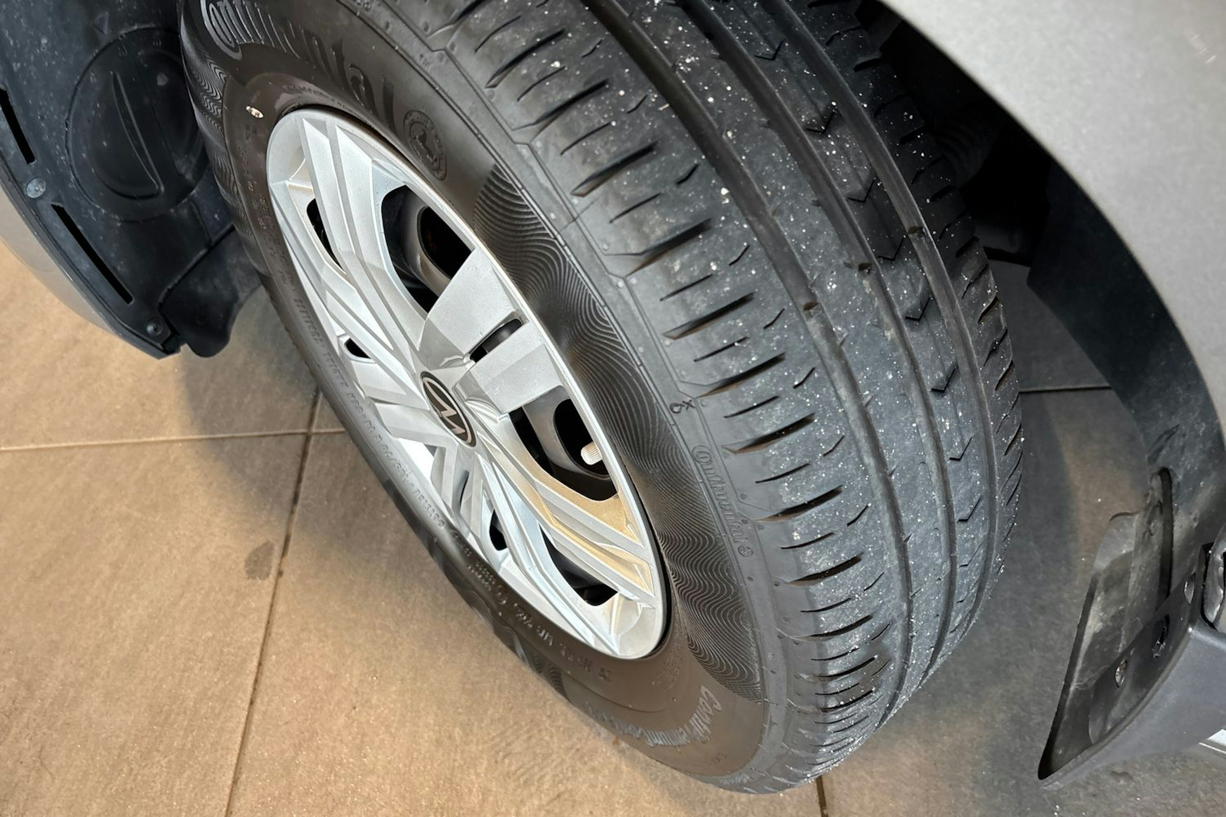 harmaa Volkswagen Polo 2020 kuva 10.