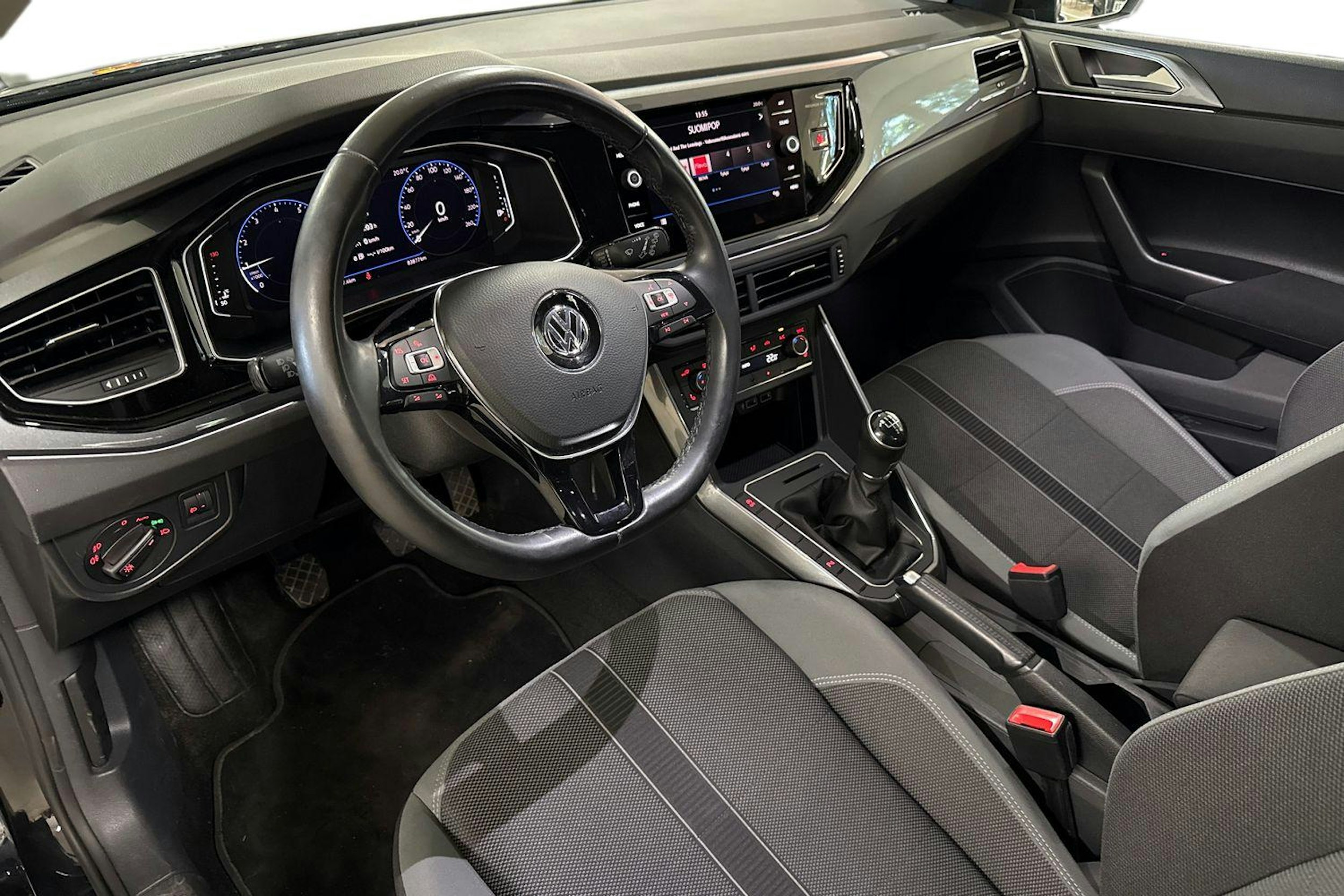 Musta Volkswagen POLO 2020 kuva 7.
