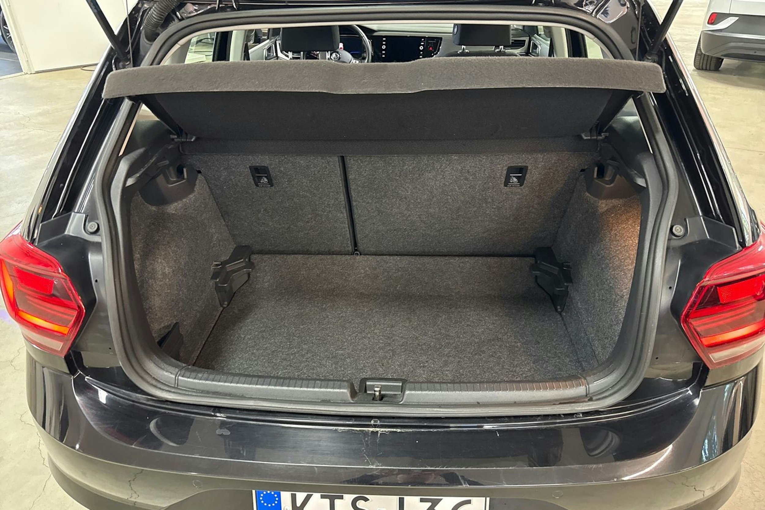 Musta Volkswagen POLO 2020 kuva 14.