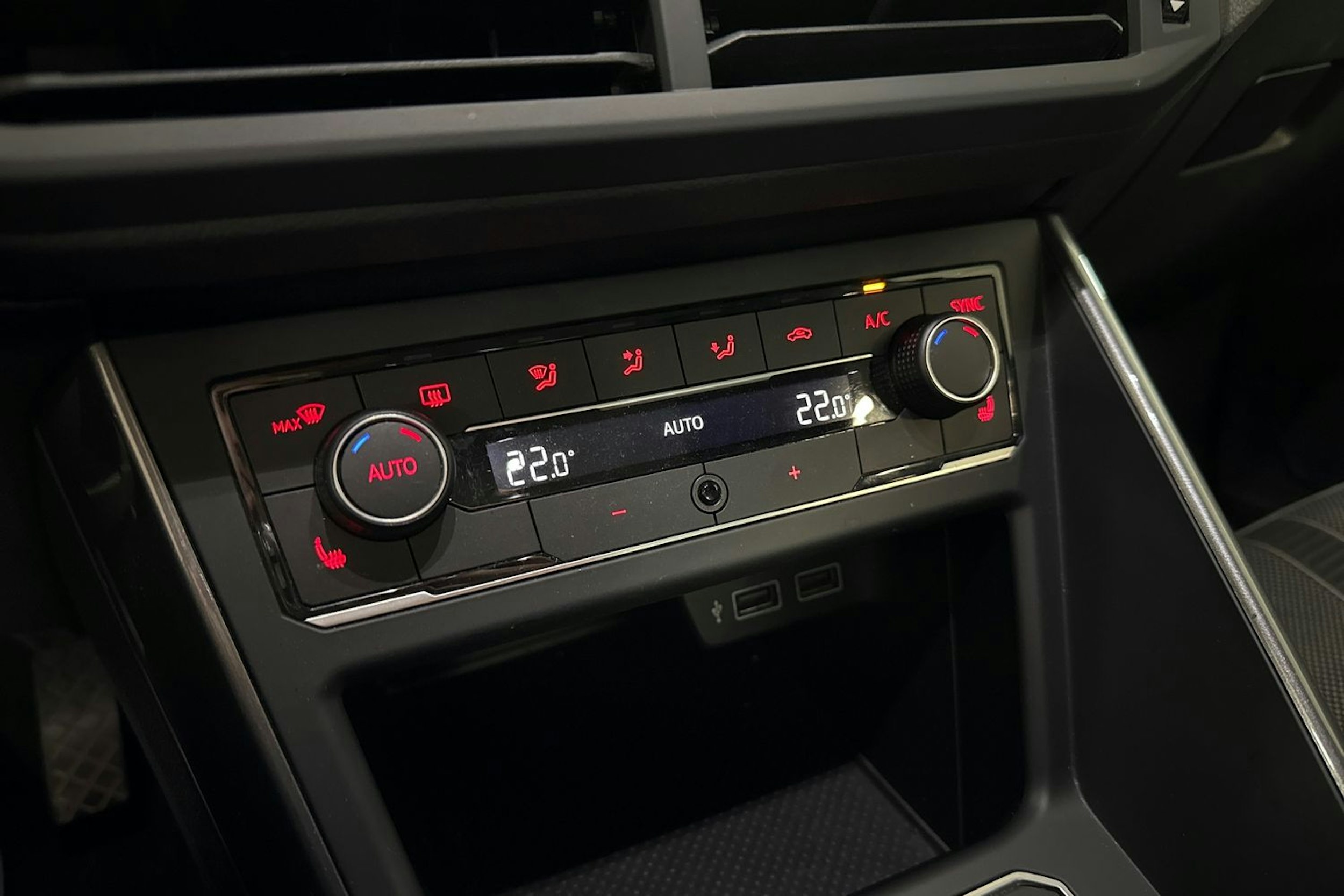 Musta Volkswagen POLO 2020 kuva 22.