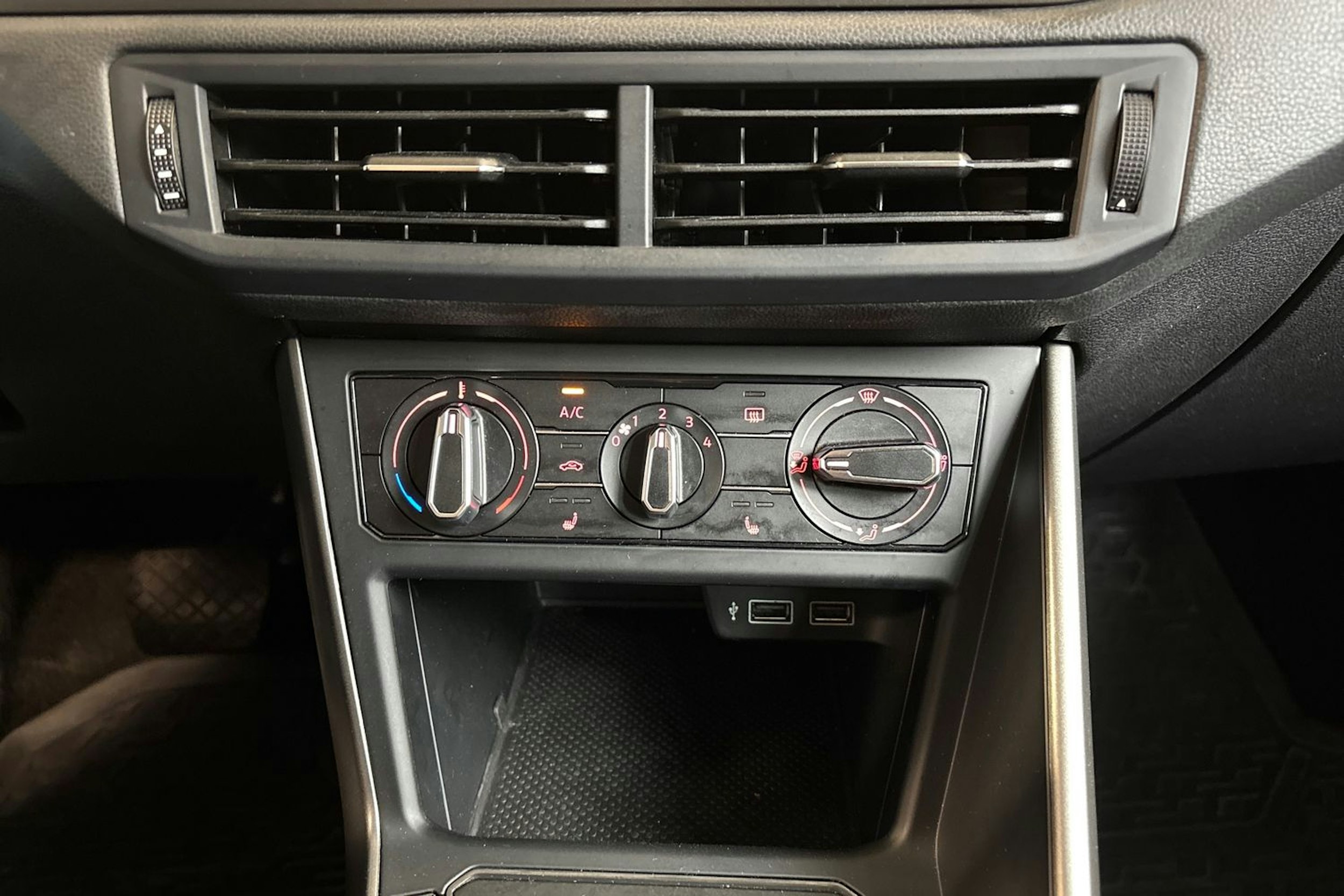 hopea Volkswagen Polo 2020 kuva 19.