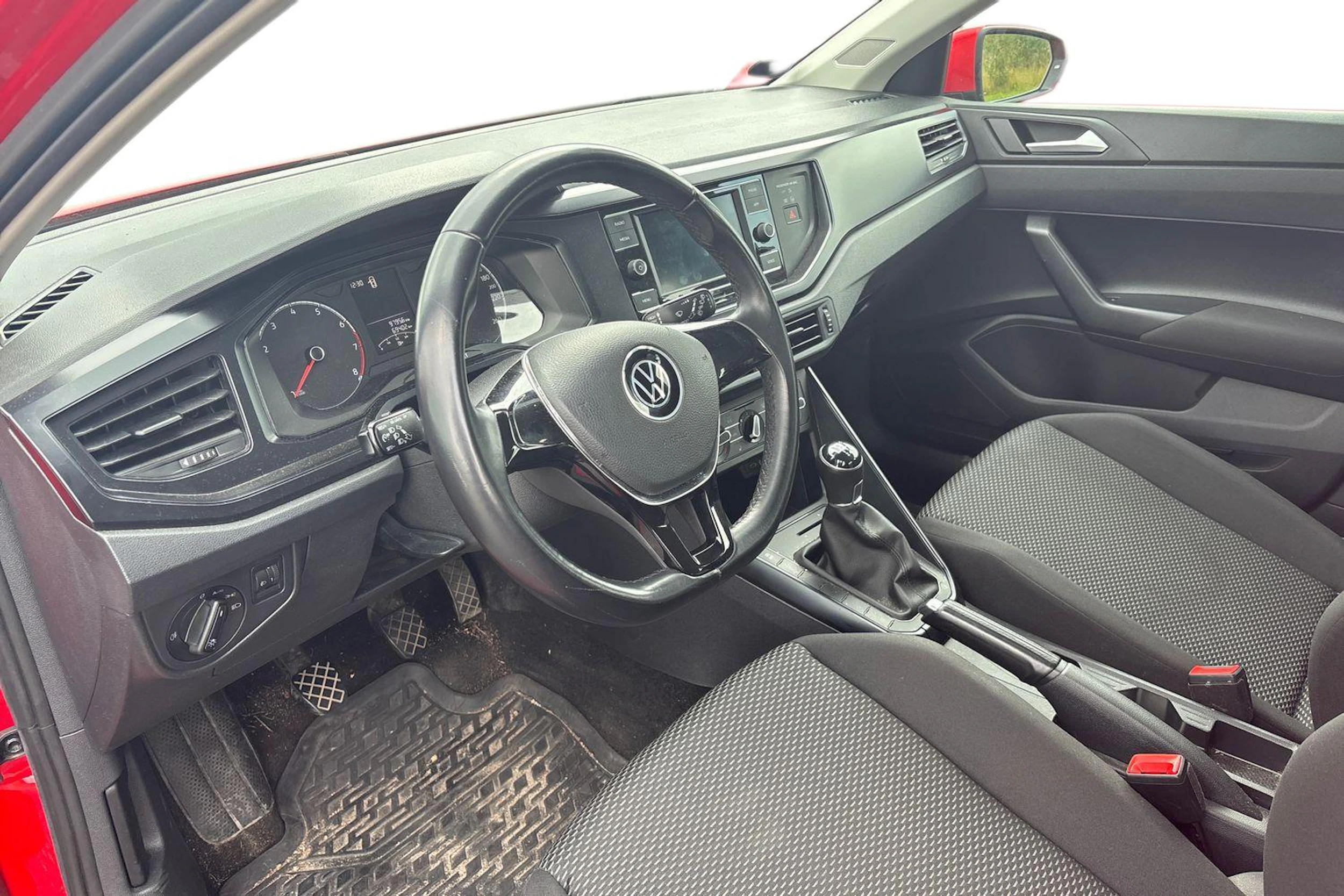 Punainen Volkswagen POLO 2020 kuva 3.