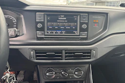 Punainen Volkswagen POLO 2020 kuva 6.