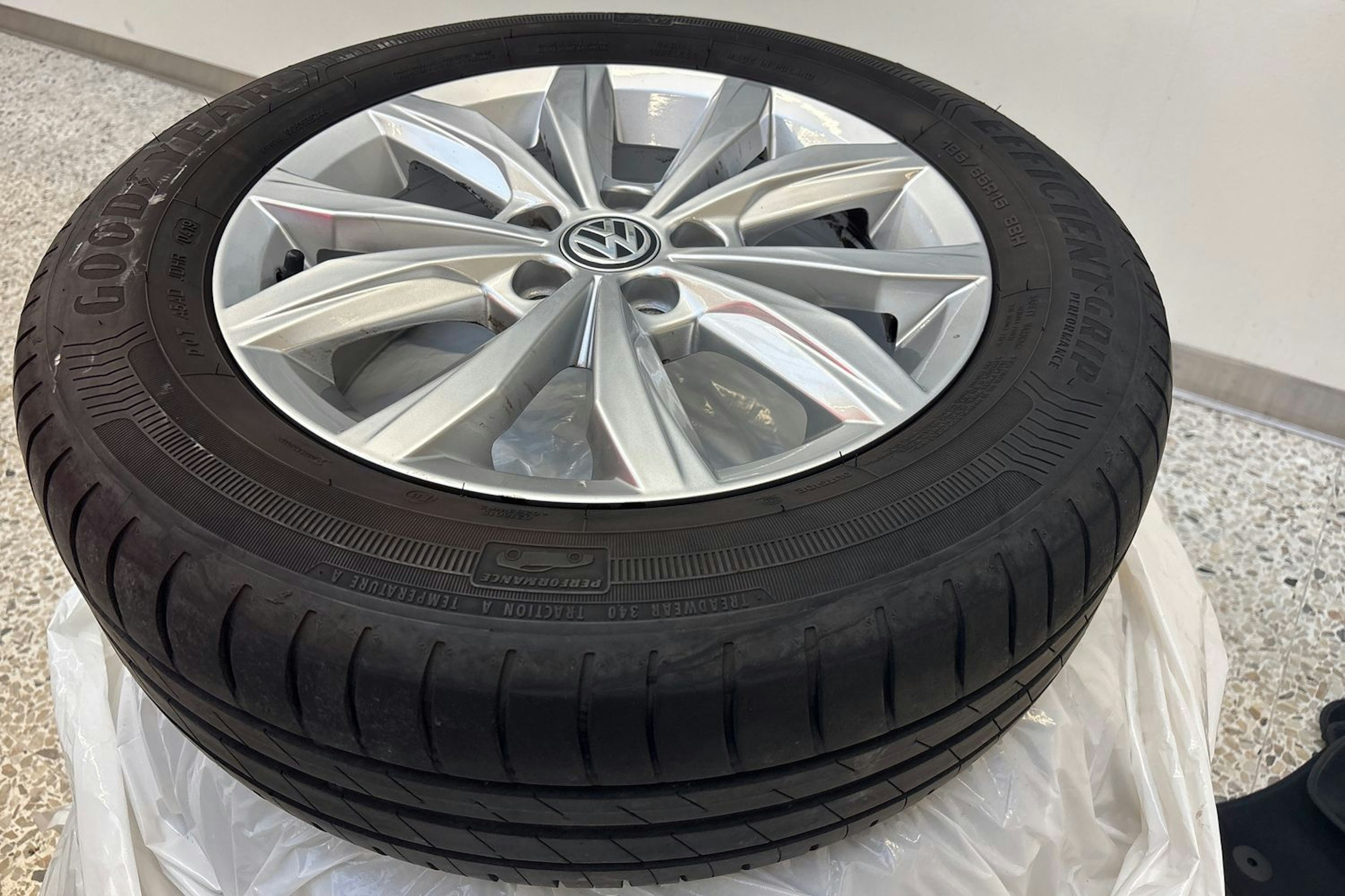 valkoinen Volkswagen Polo 2020 kuva 14.