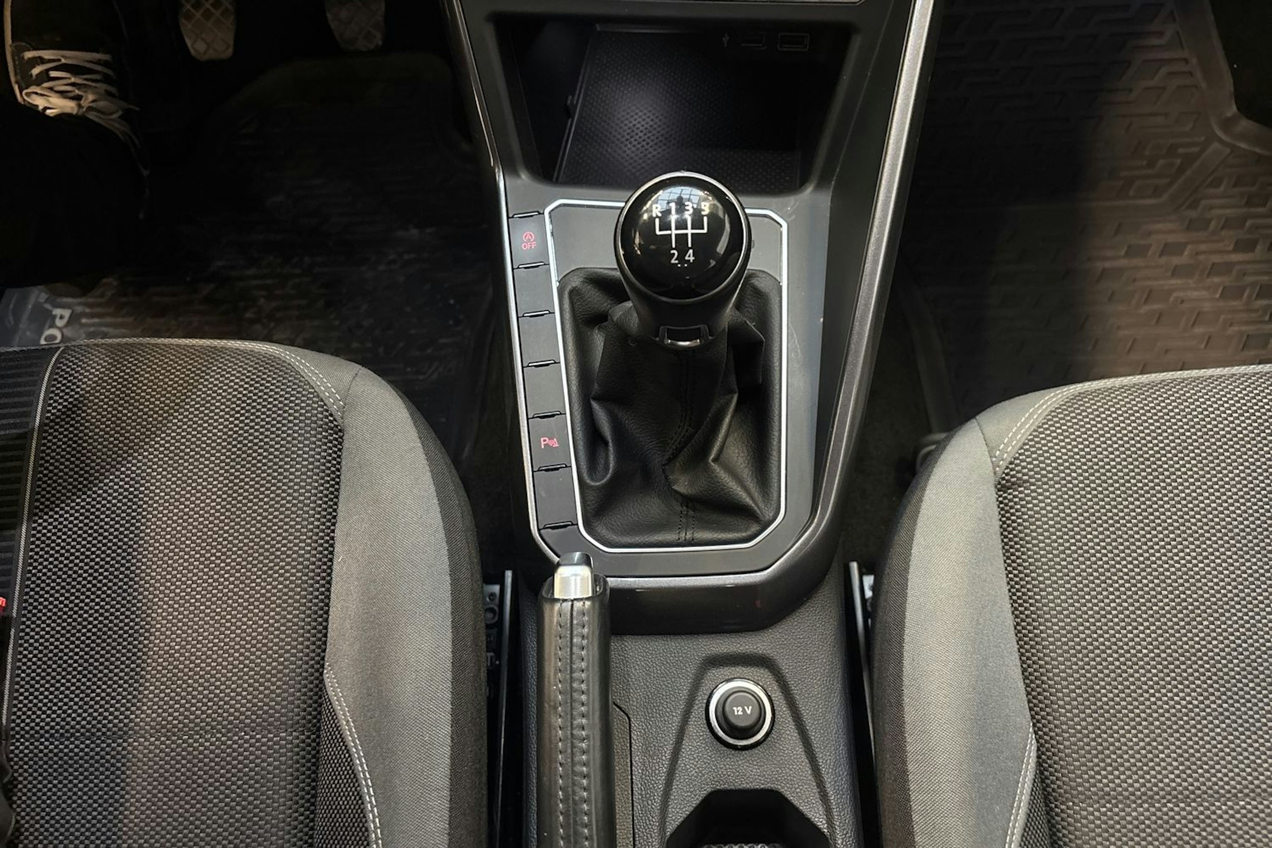 valkoinen Volkswagen Polo 2020 kuva 22.