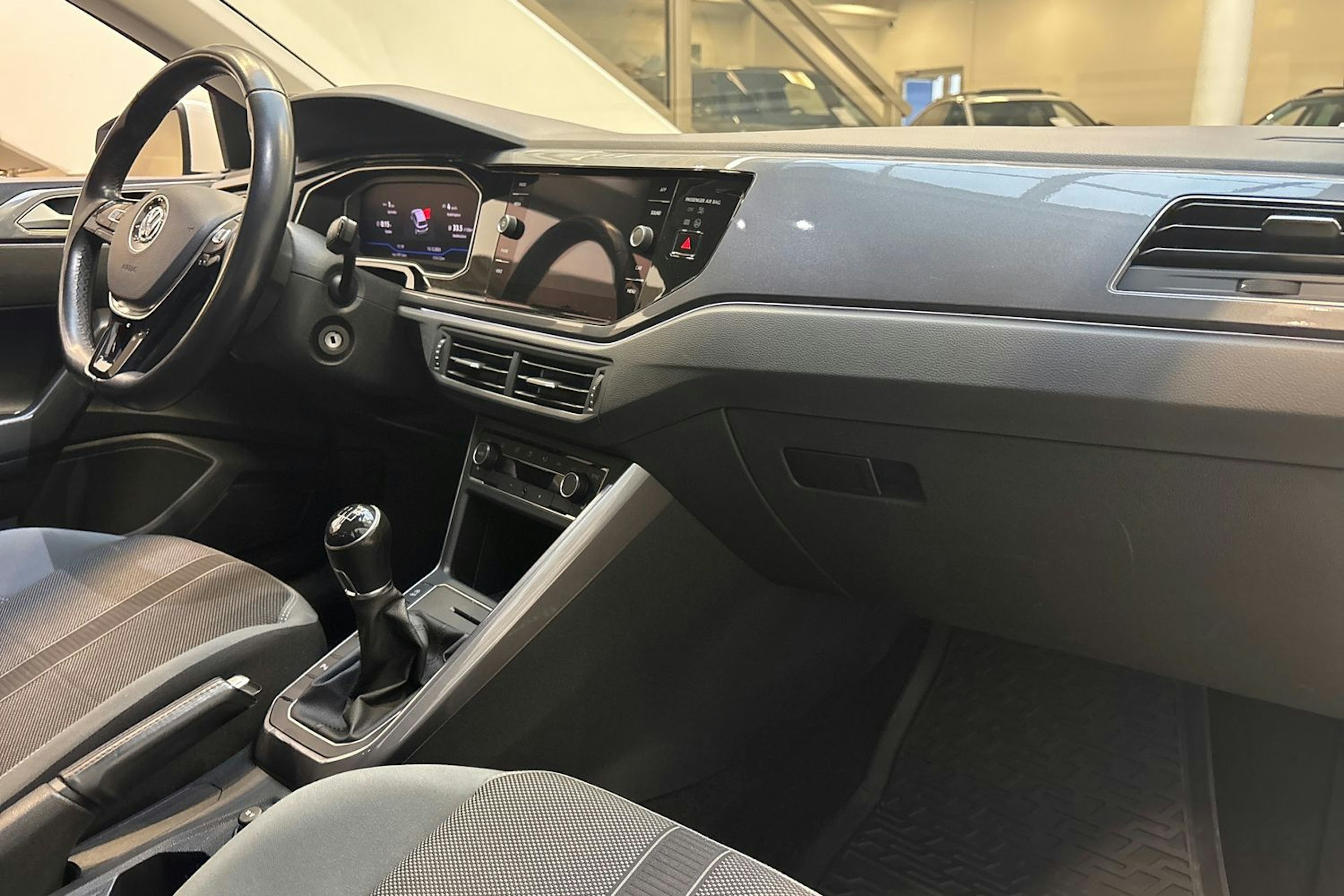 valkoinen Volkswagen Polo 2020 kuva 24.