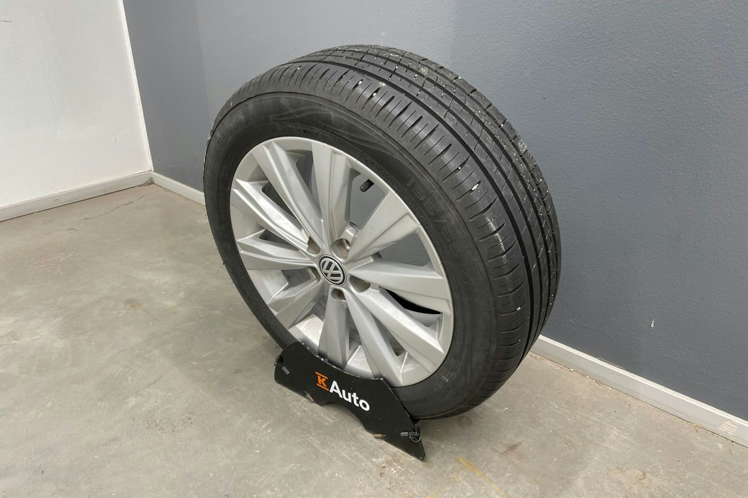 musta Volkswagen Polo 2020 kuva 11.