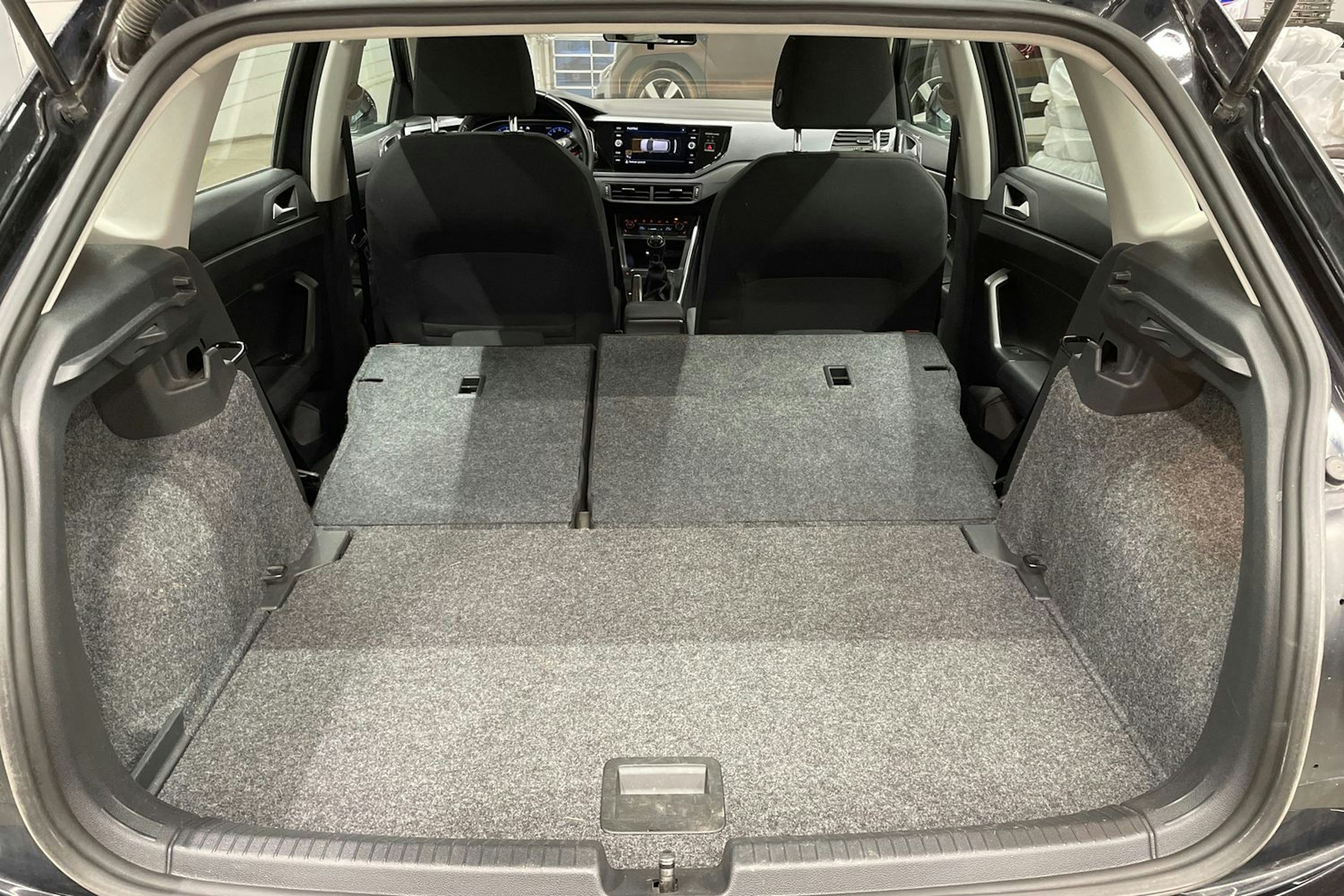 musta Volkswagen Polo 2020 kuva 12.