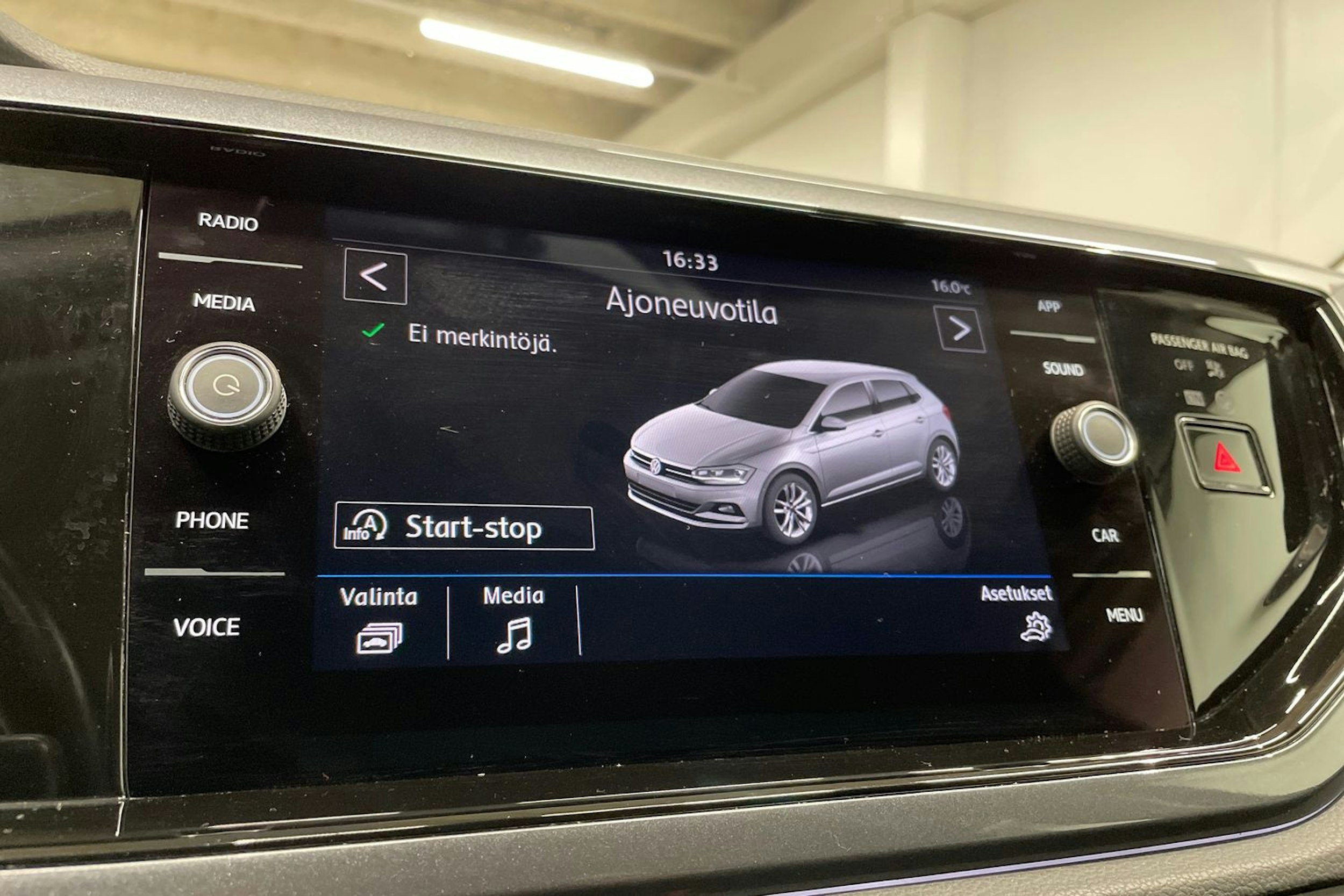 musta Volkswagen Polo 2020 kuva 16.