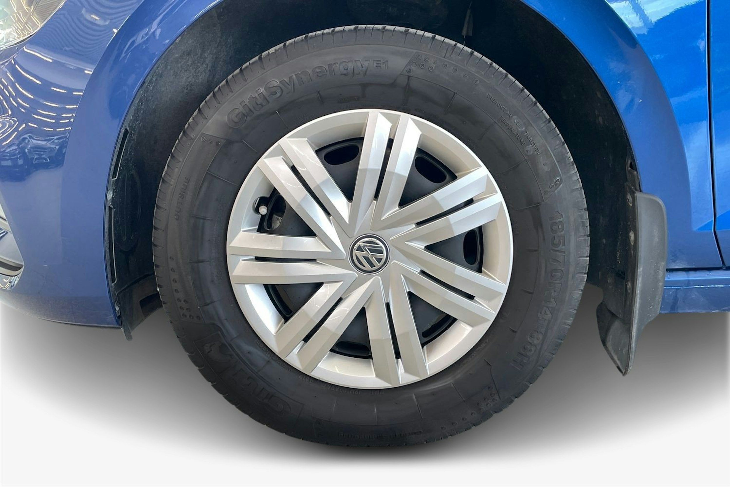 sininen Volkswagen Polo 2020 kuva 11.