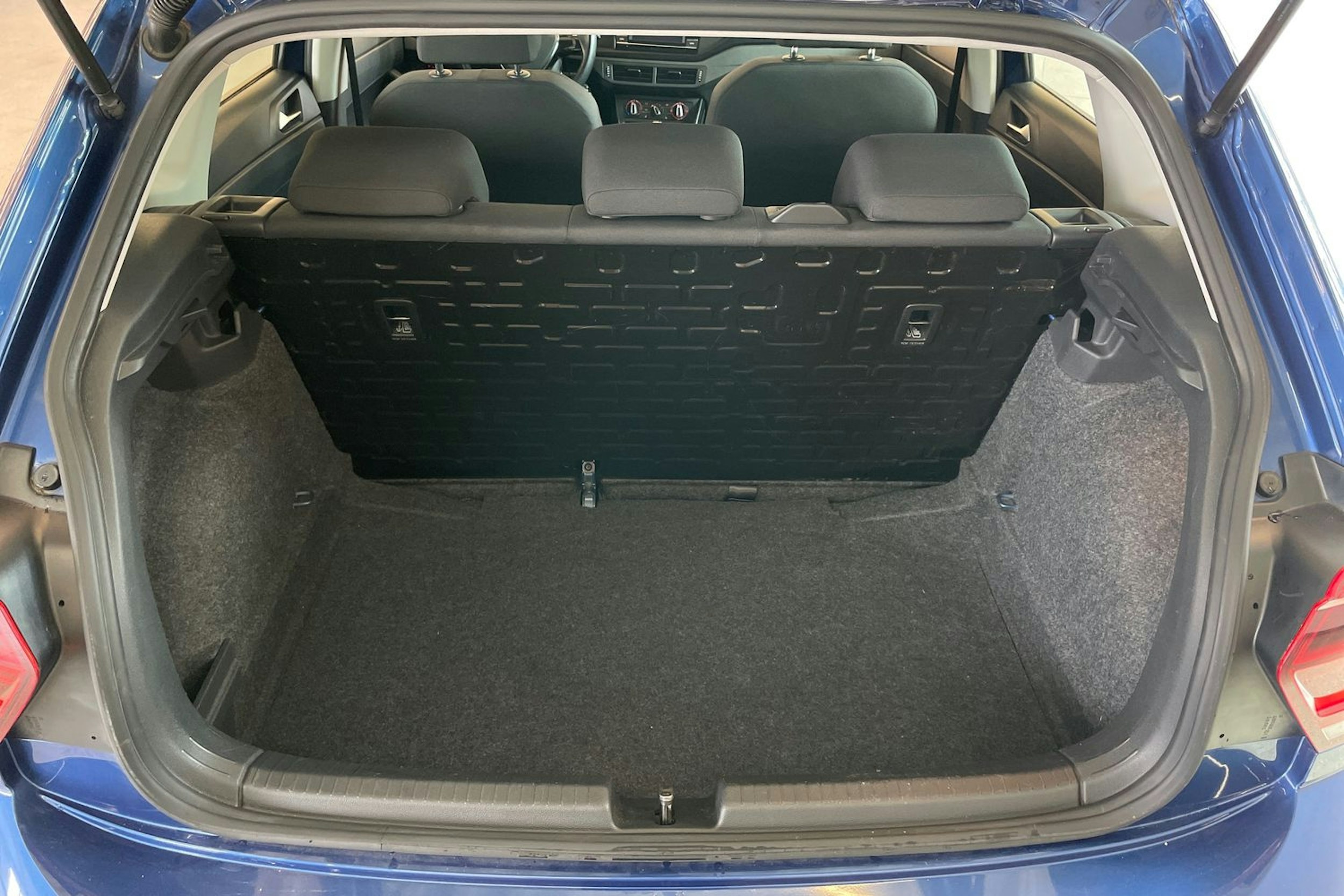 sininen Volkswagen Polo 2020 kuva 23.