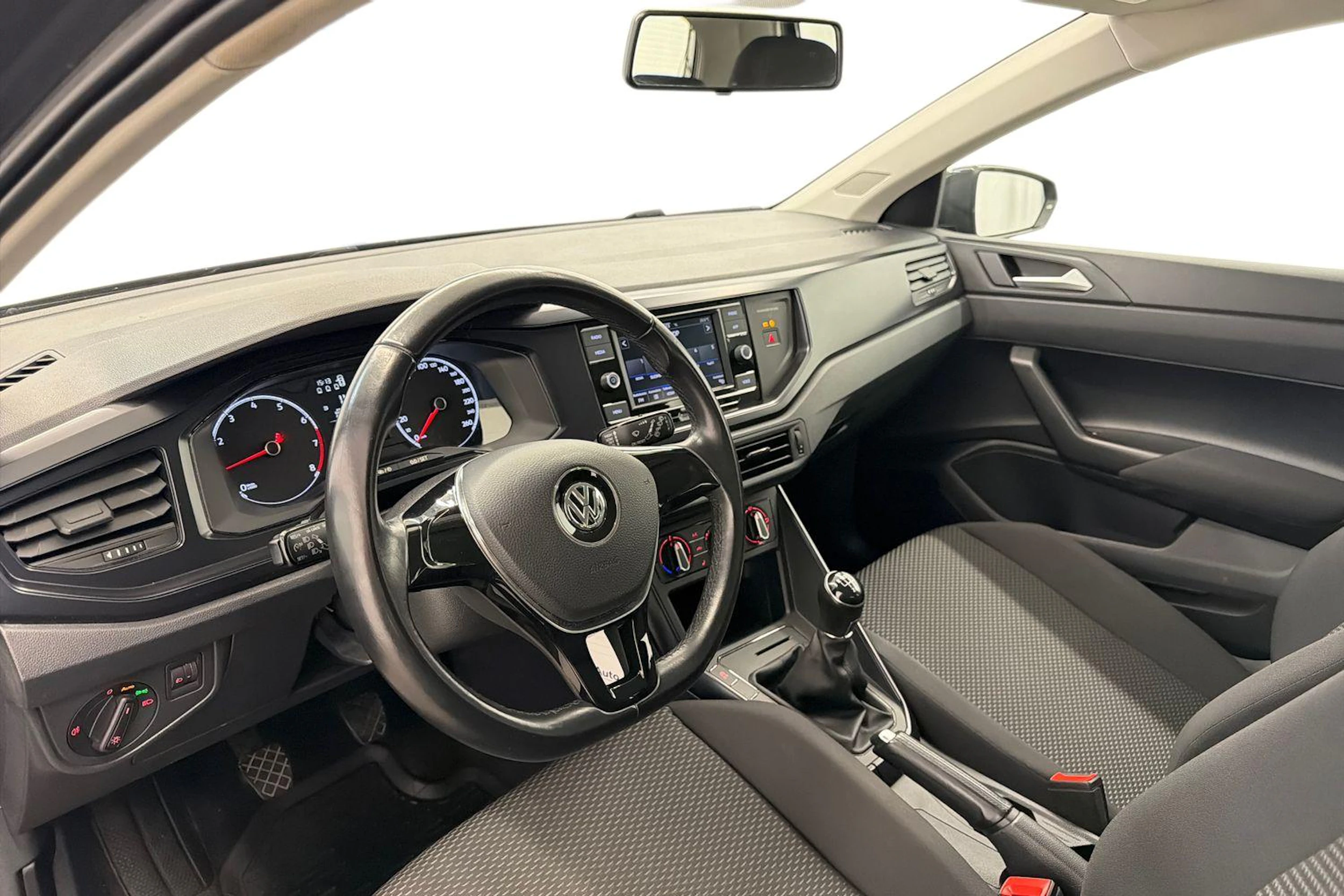 Harmaa Volkswagen POLO 2020 kuva 6.