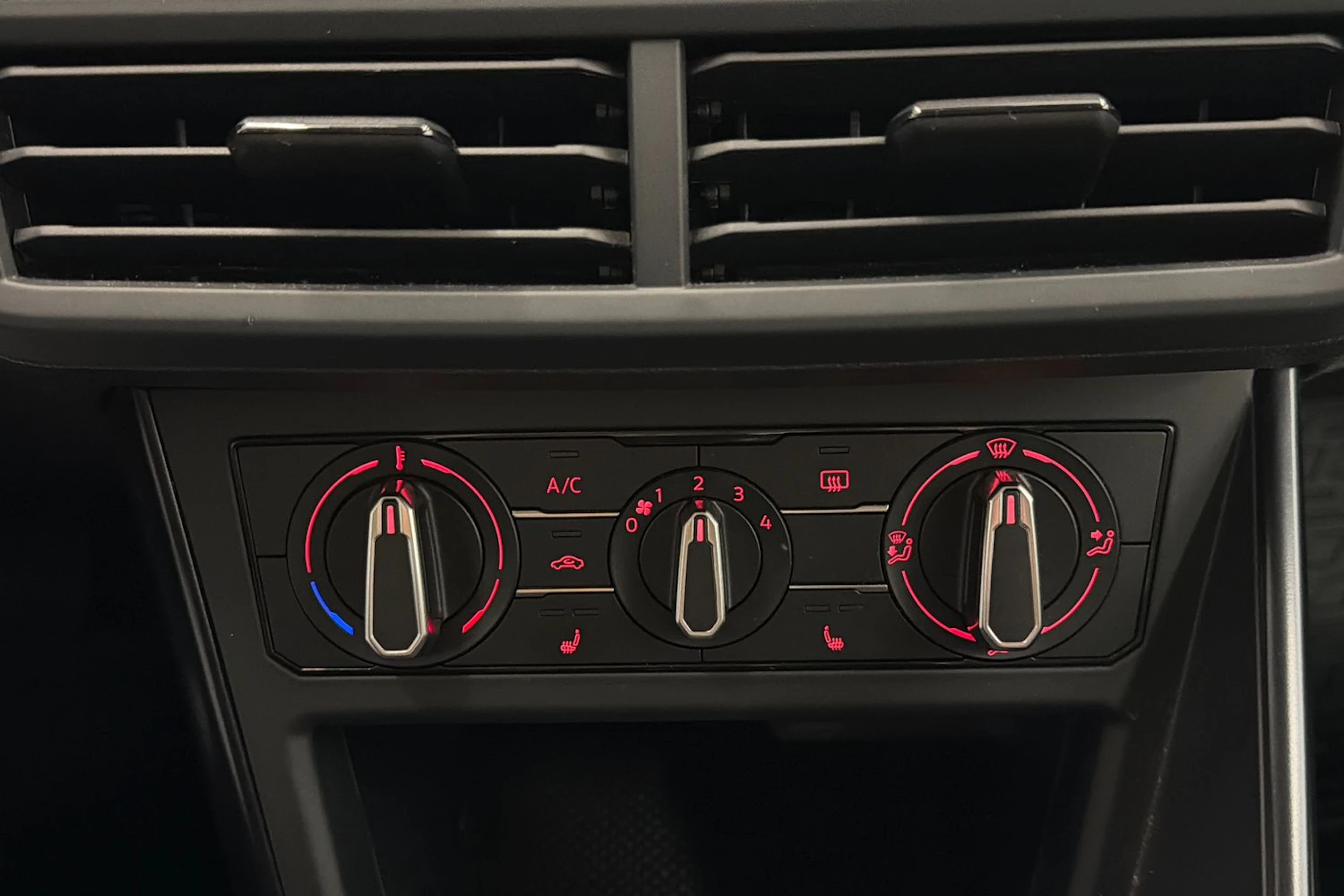Harmaa Volkswagen POLO 2020 kuva 18.