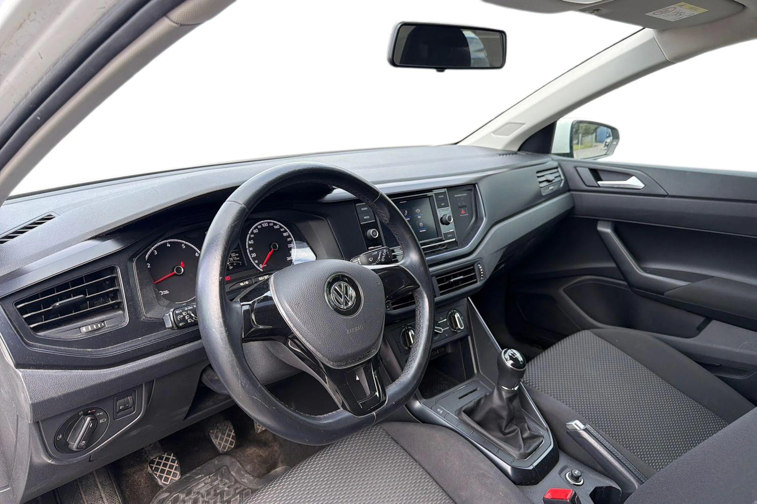 valkoinen Volkswagen Polo 2020 kuva 3.