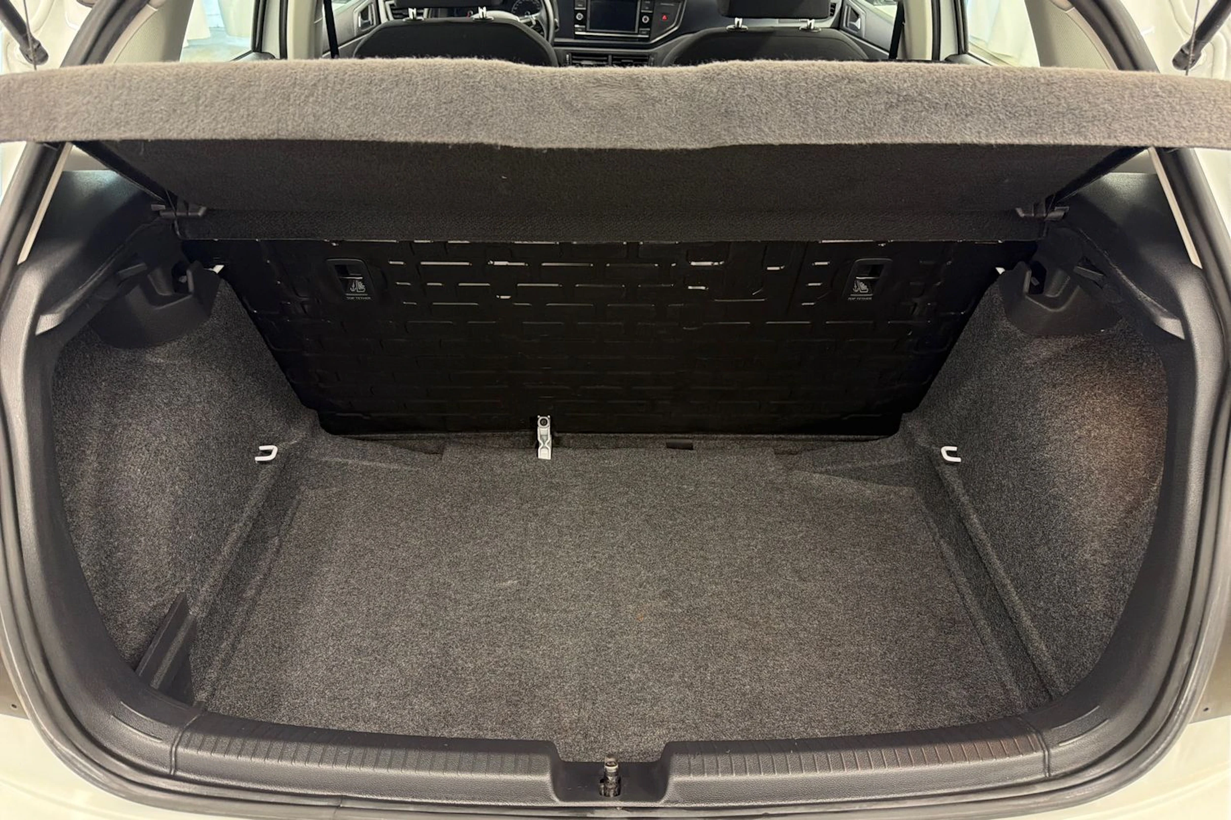 valkoinen Volkswagen Polo 2020 kuva 13.