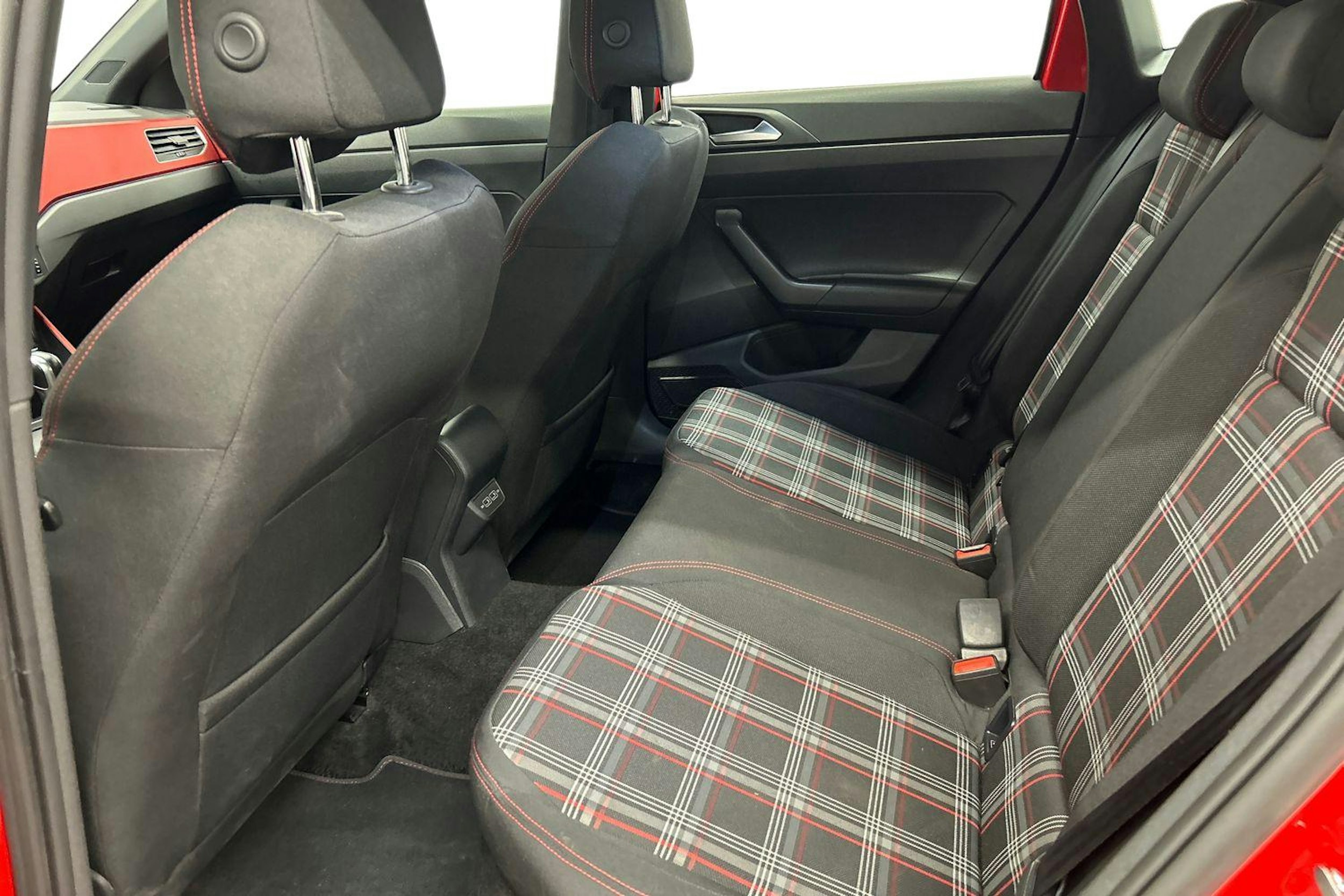 punainen Volkswagen Polo 2020 kuva 10.