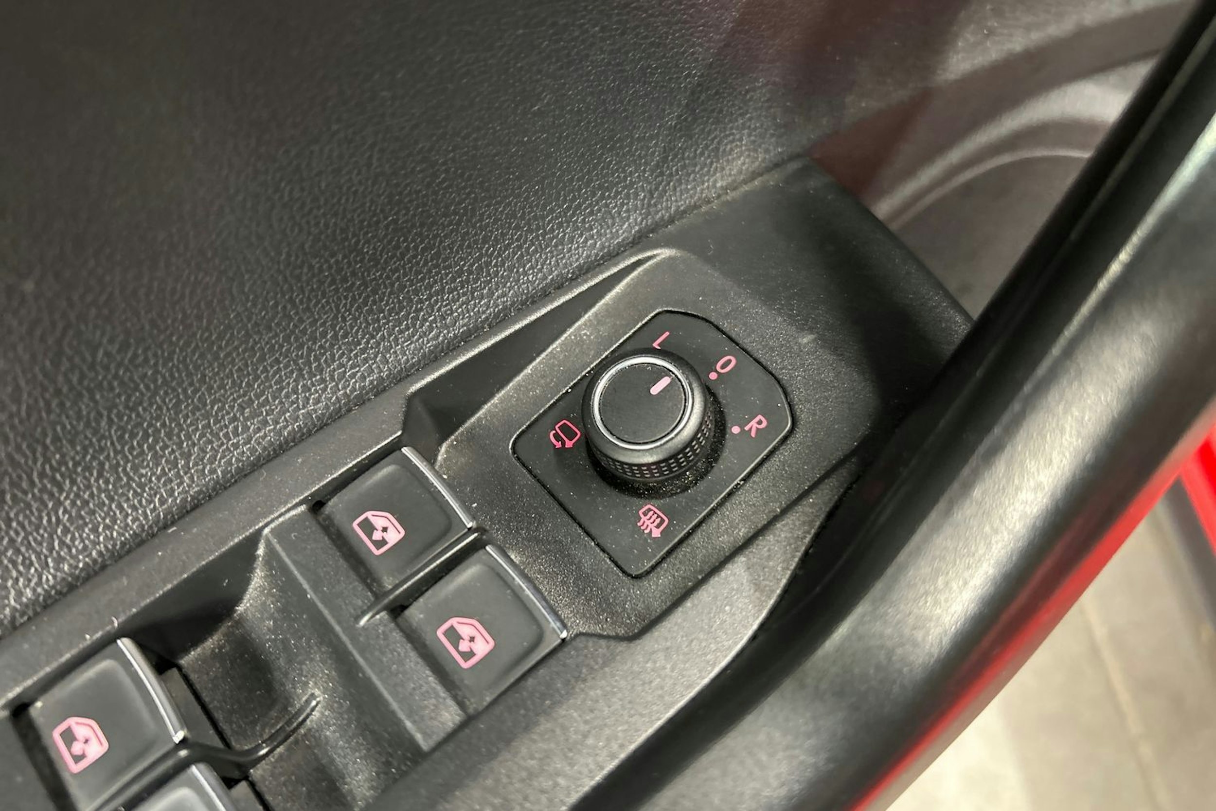 punainen Volkswagen Polo 2020 kuva 18.