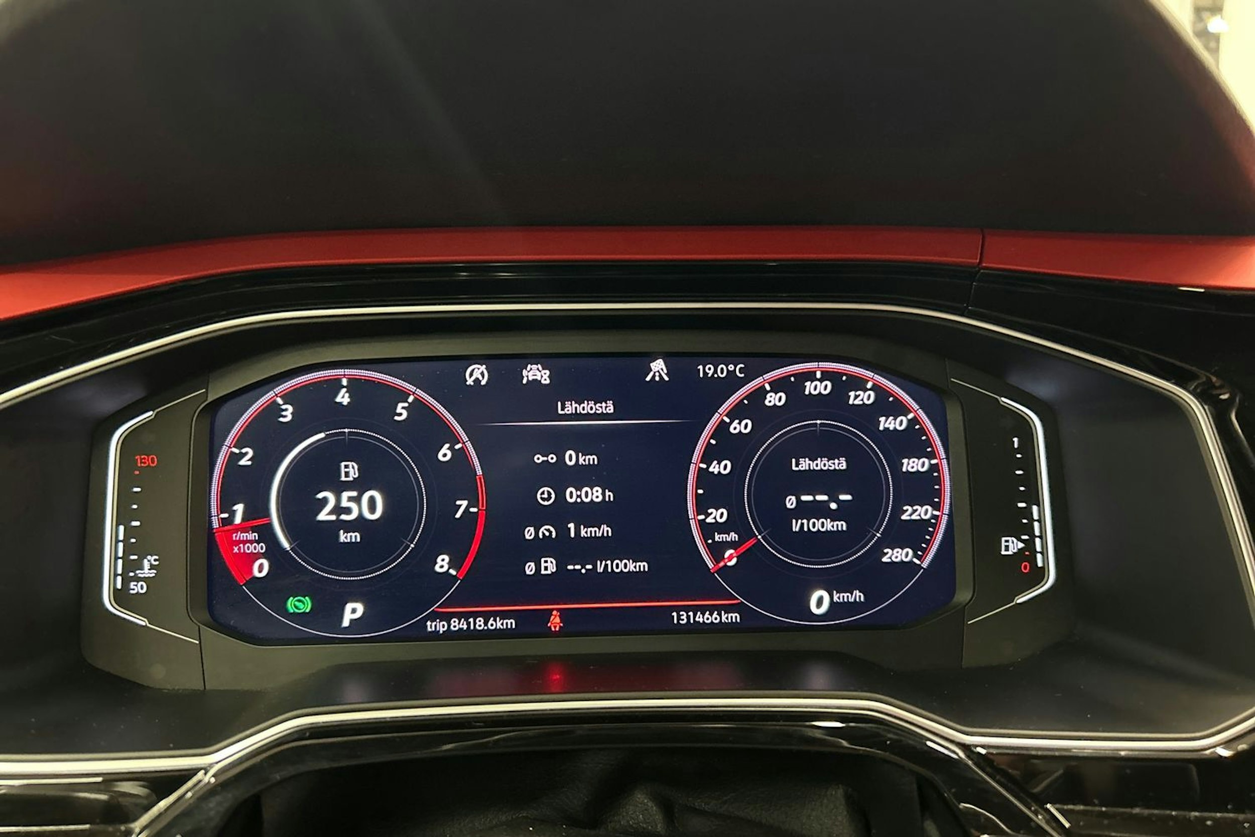 punainen Volkswagen Polo 2020 kuva 19.