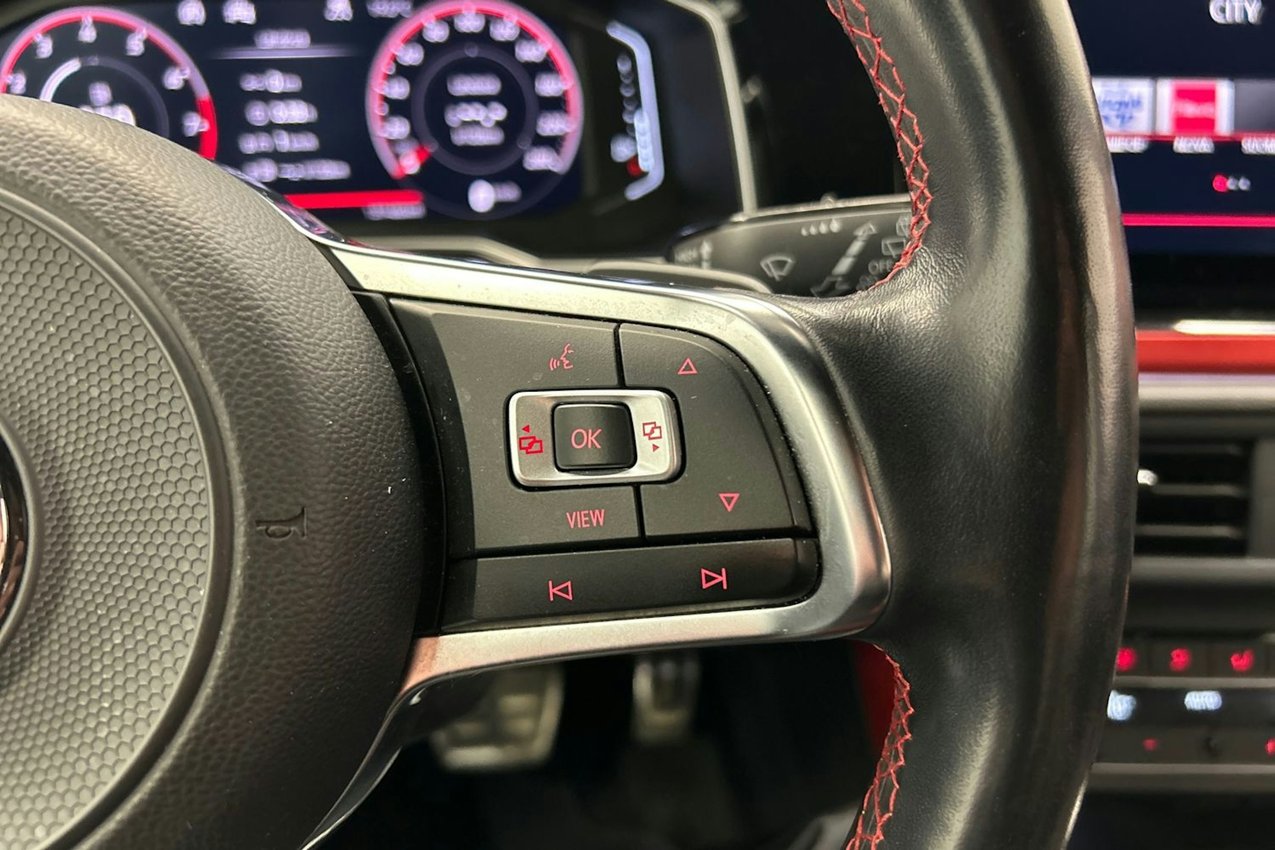 punainen Volkswagen Polo 2020 kuva 21.