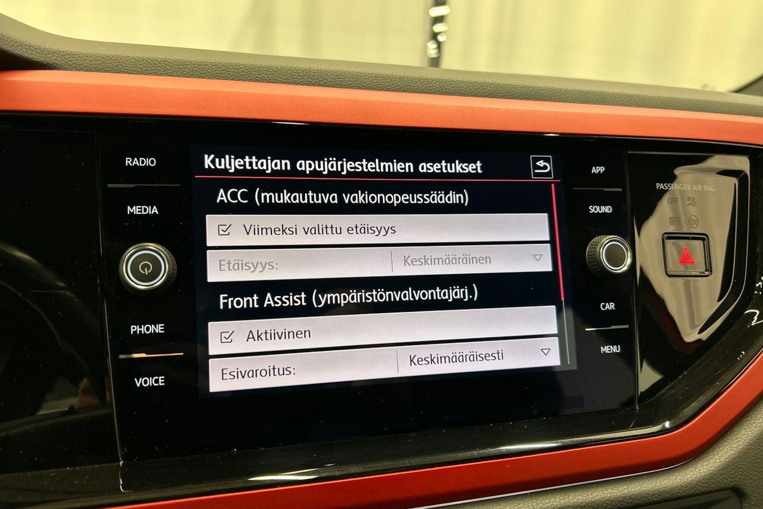punainen Volkswagen Polo 2020 kuva 23.