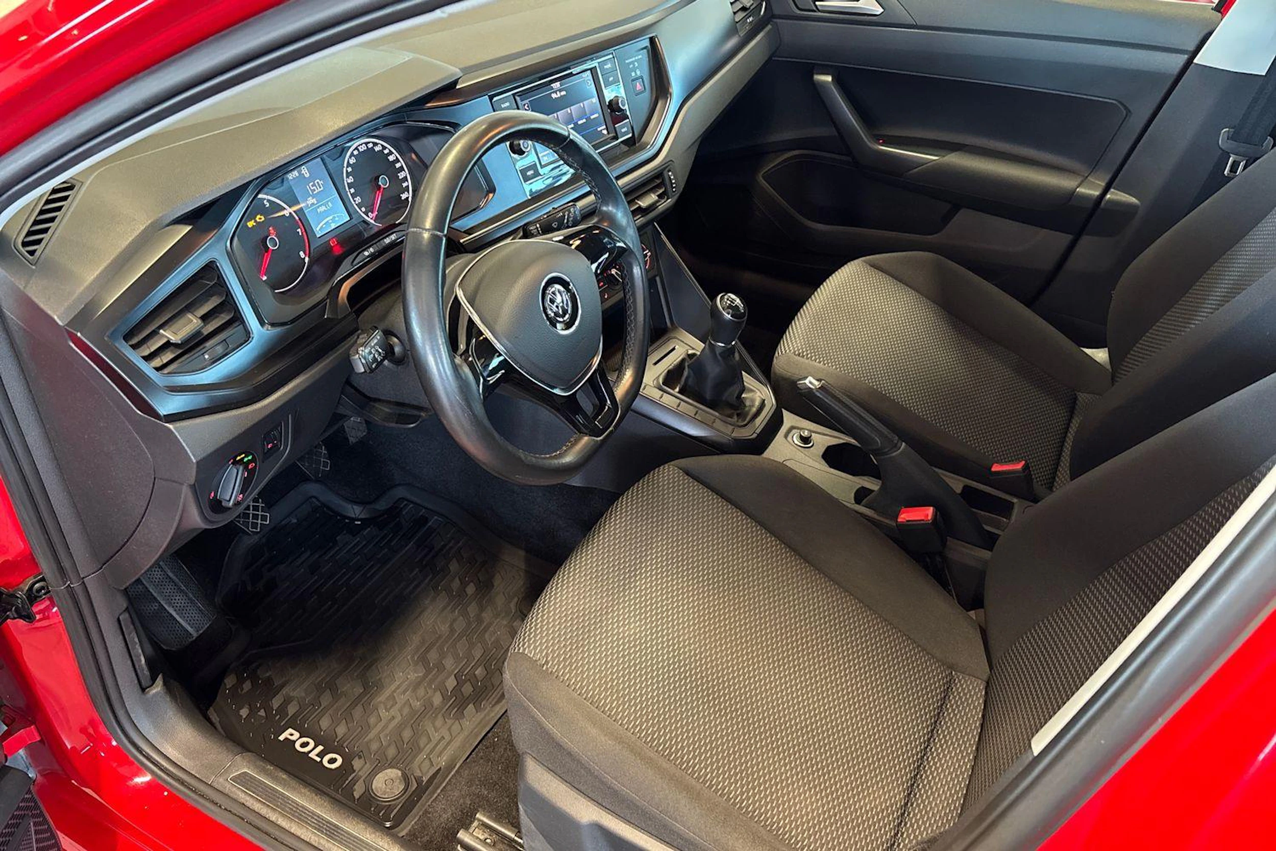 punainen Volkswagen Polo 2020 kuva 8.