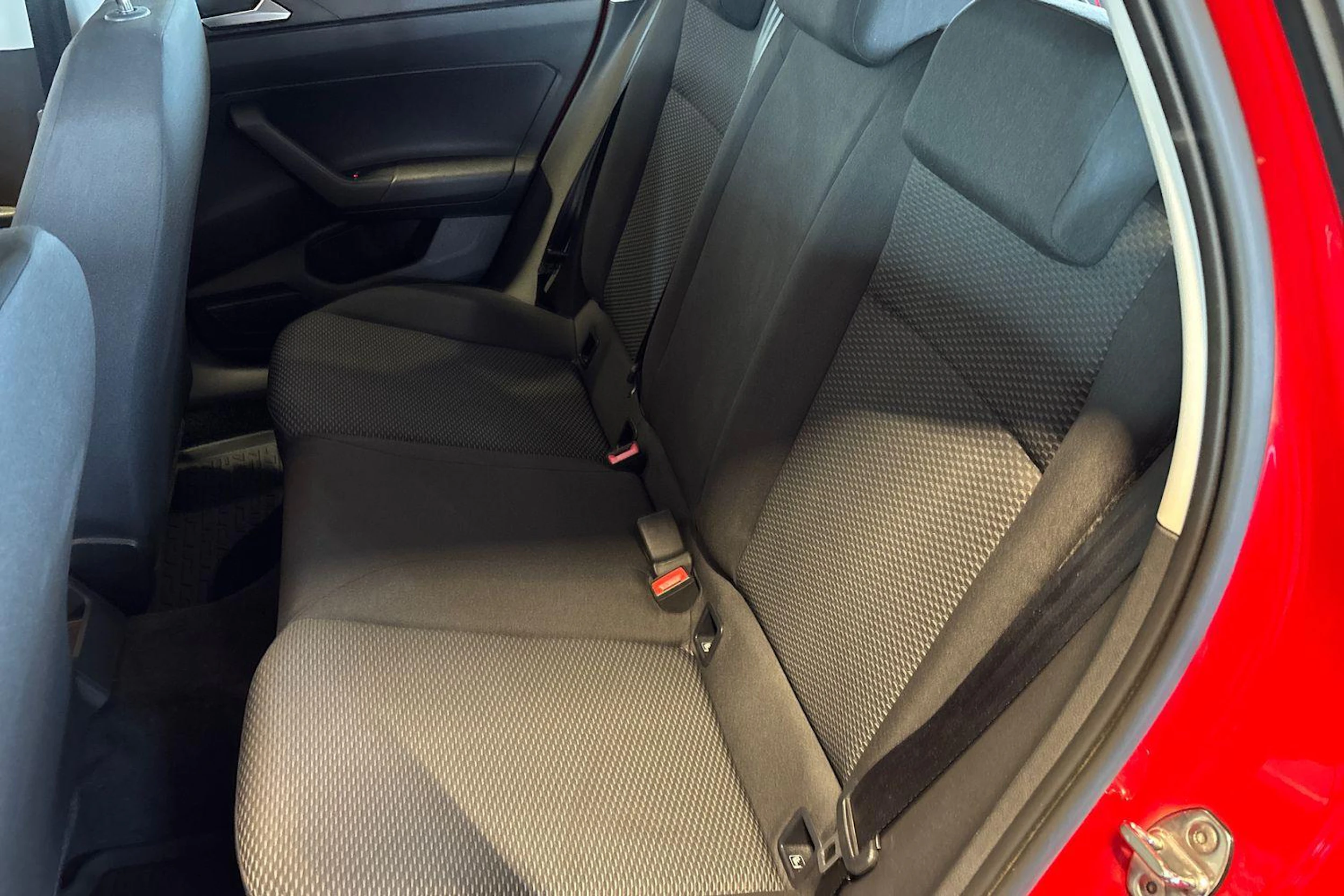 punainen Volkswagen Polo 2020 kuva 11.