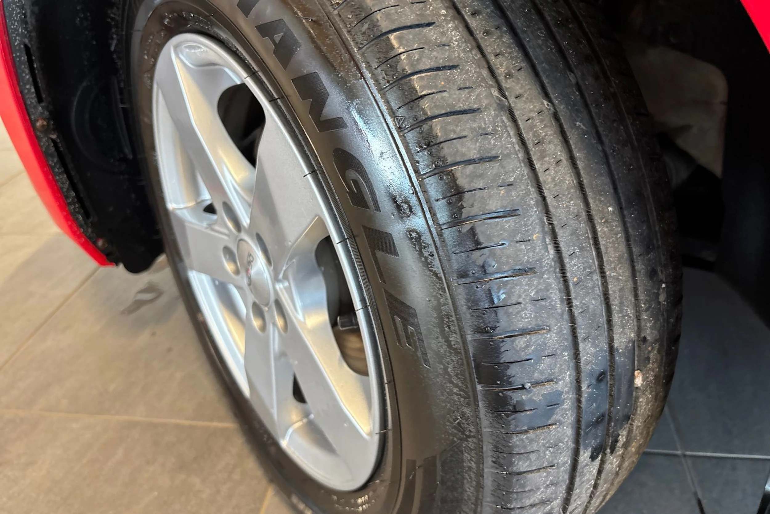 punainen Volkswagen Polo 2020 kuva 13.