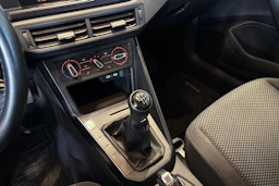 punainen Volkswagen Polo 2020 kuva 18.