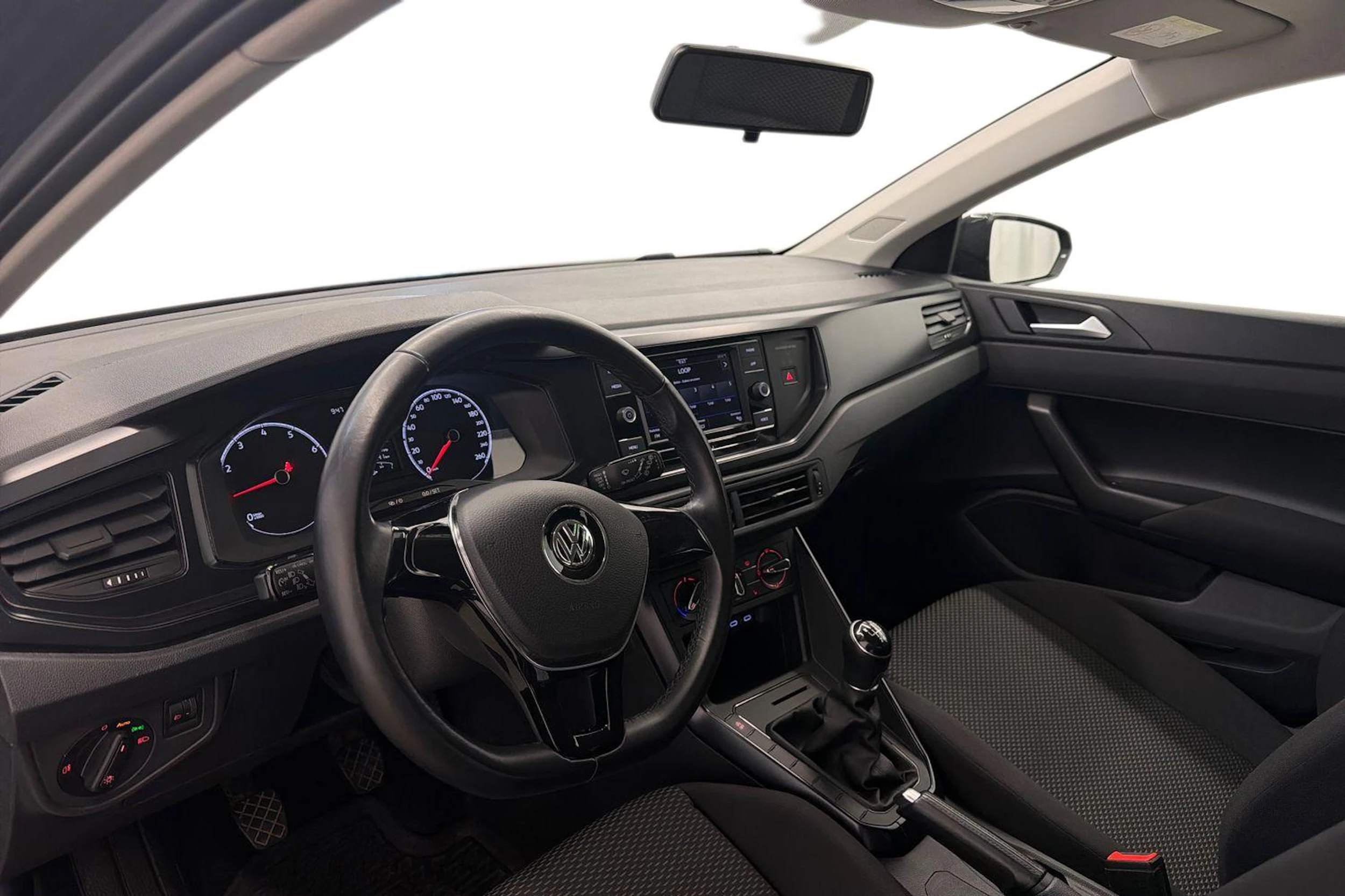 harmaa Volkswagen Polo 2020 kuva 6.