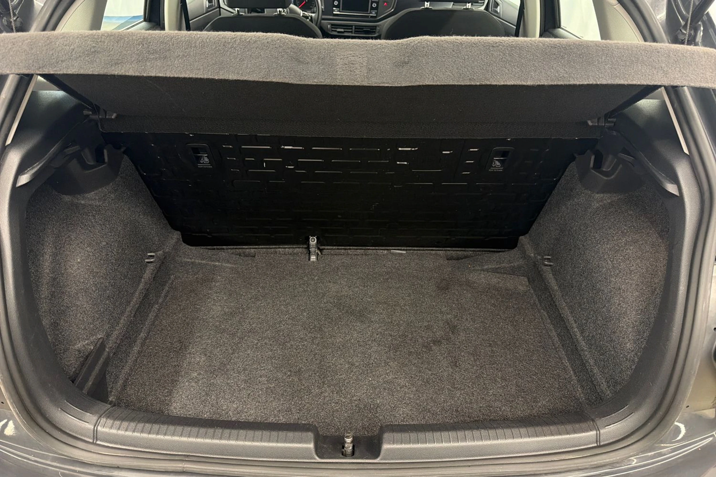 harmaa Volkswagen Polo 2020 kuva 13.