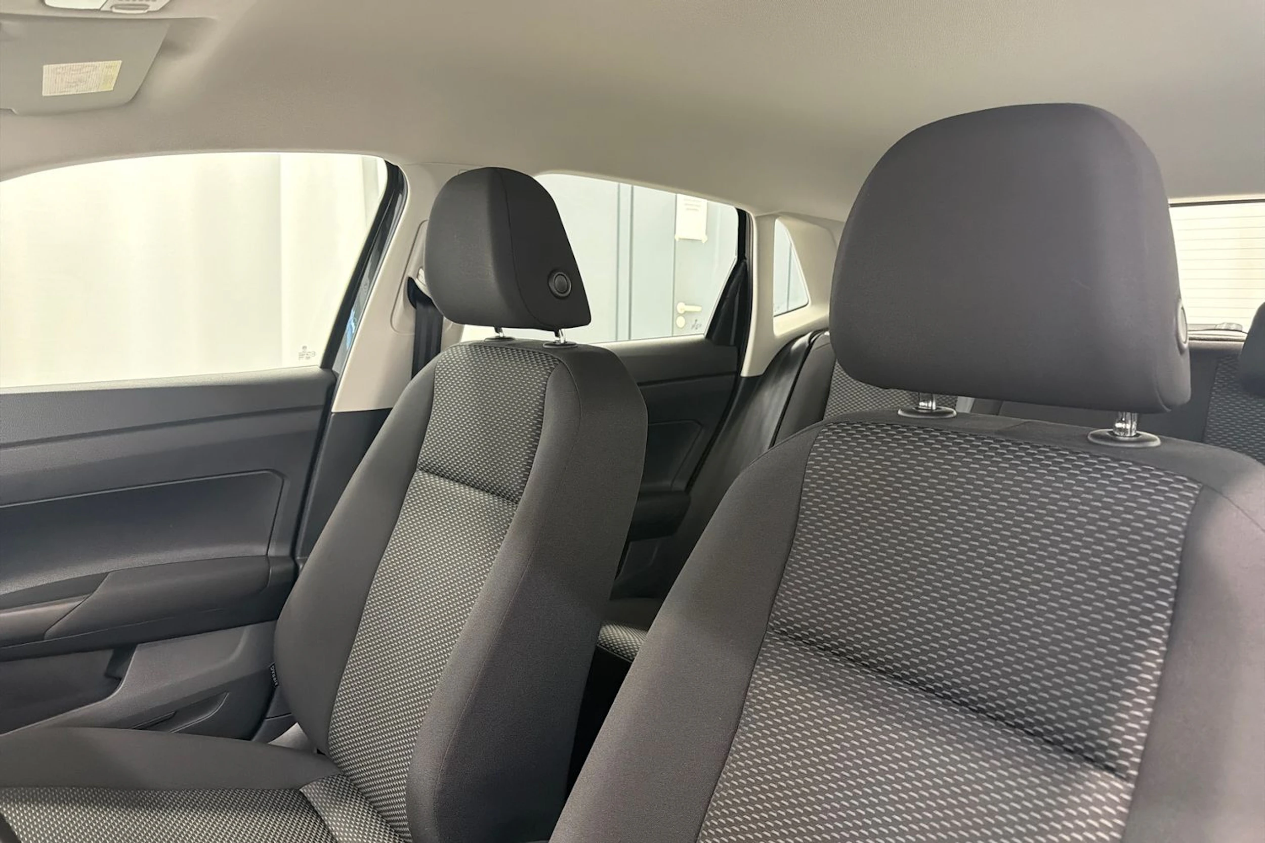 harmaa Volkswagen Polo 2020 kuva 22.