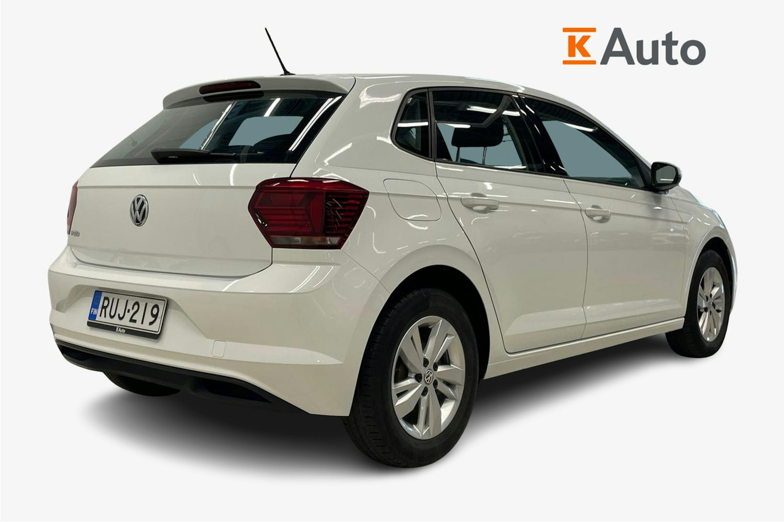 valkoinen Volkswagen Polo 2020 kuva 2.