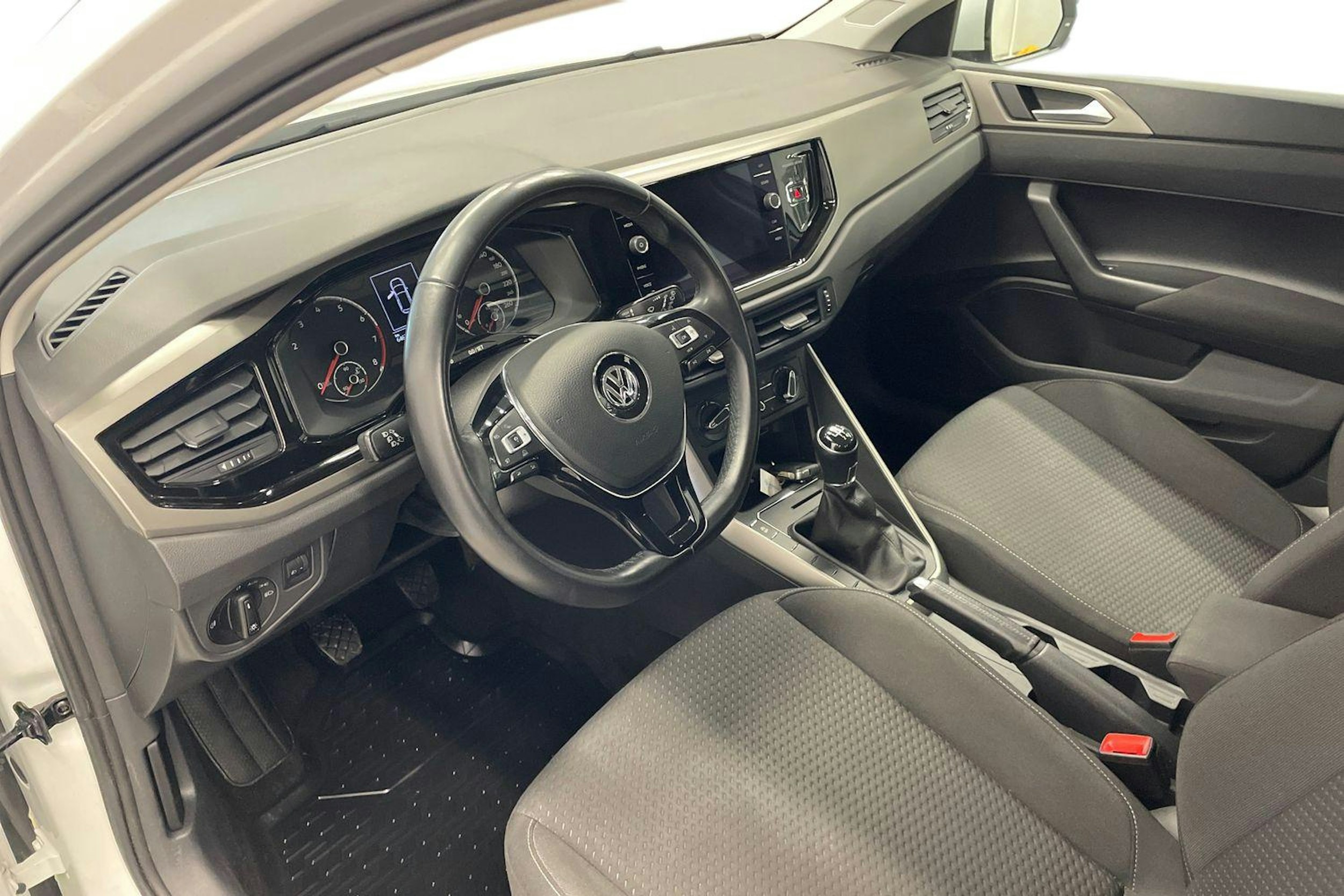 valkoinen Volkswagen Polo 2020 kuva 7.