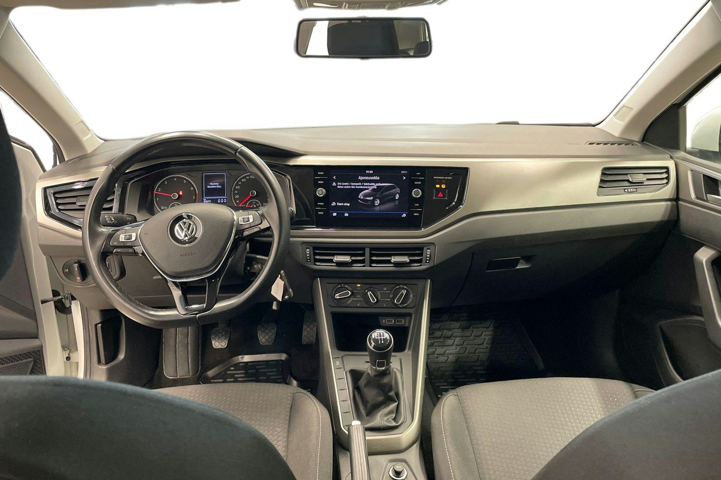 valkoinen Volkswagen Polo 2020 kuva 9.