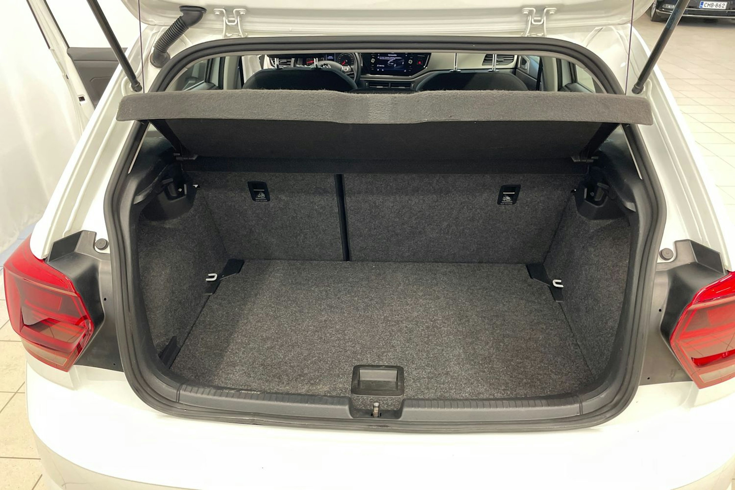 valkoinen Volkswagen Polo 2020 kuva 18.