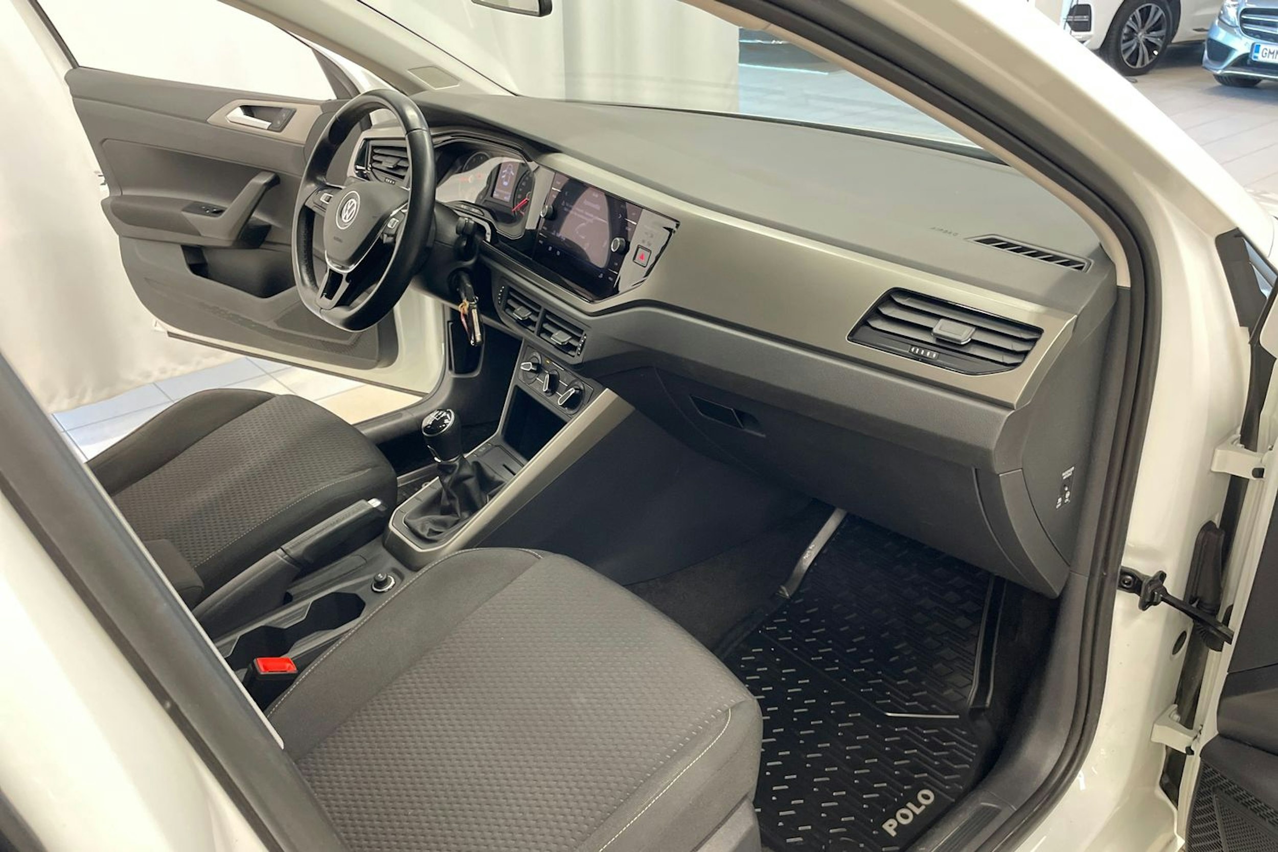 valkoinen Volkswagen Polo 2020 kuva 21.