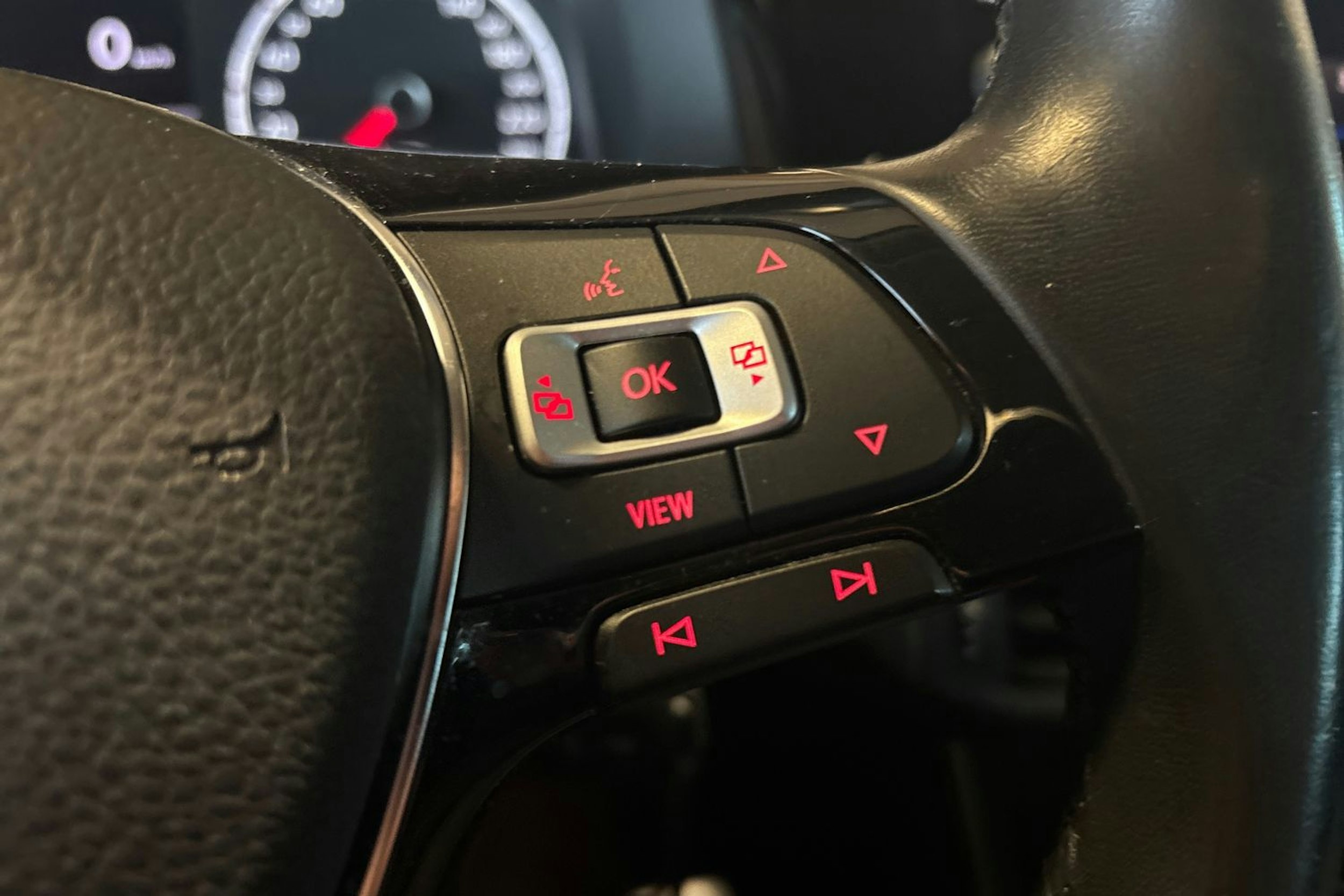 Valkoinen Volkswagen POLO 2020 kuva 16.