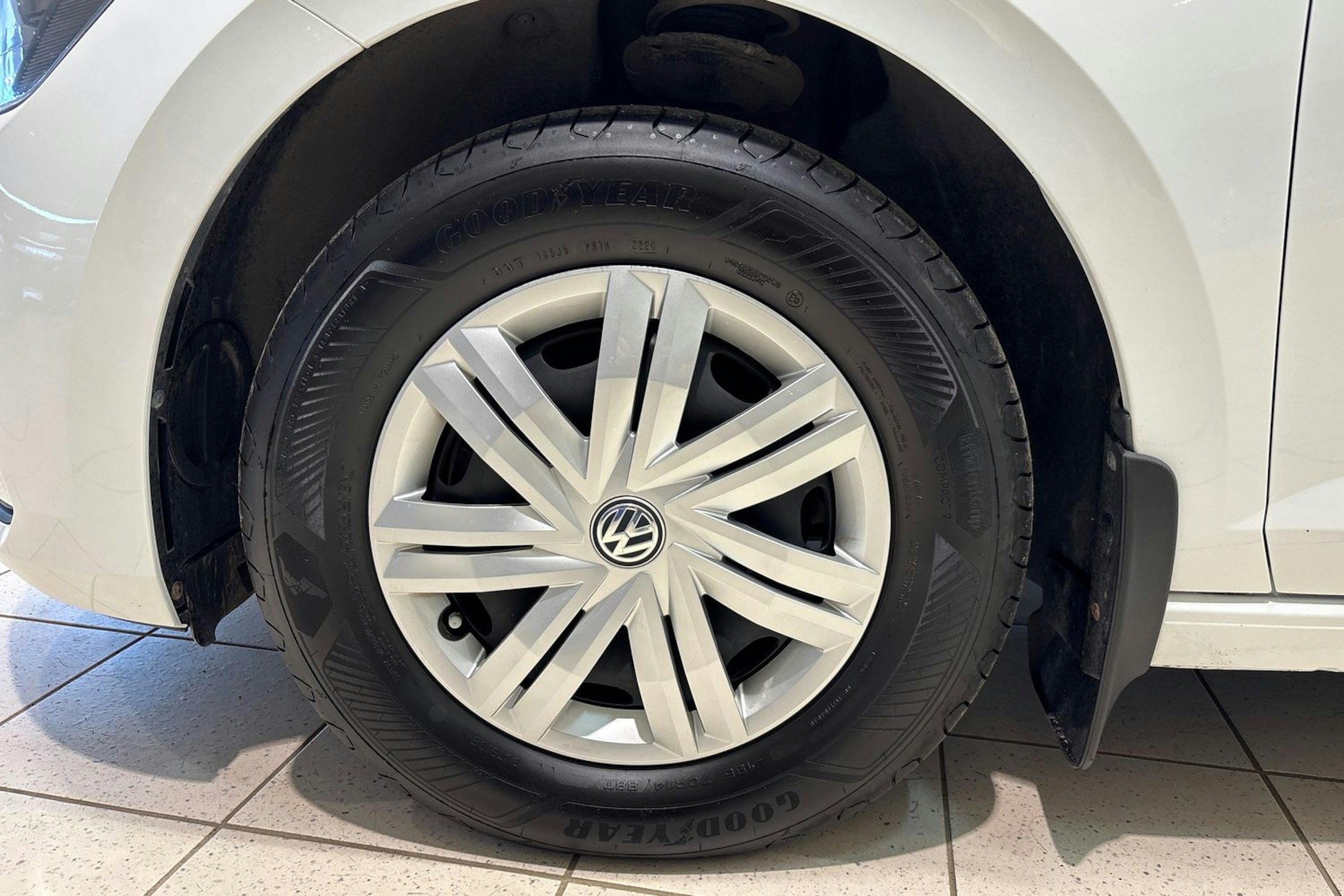 valkoinen Volkswagen Polo 2020 kuva 11.