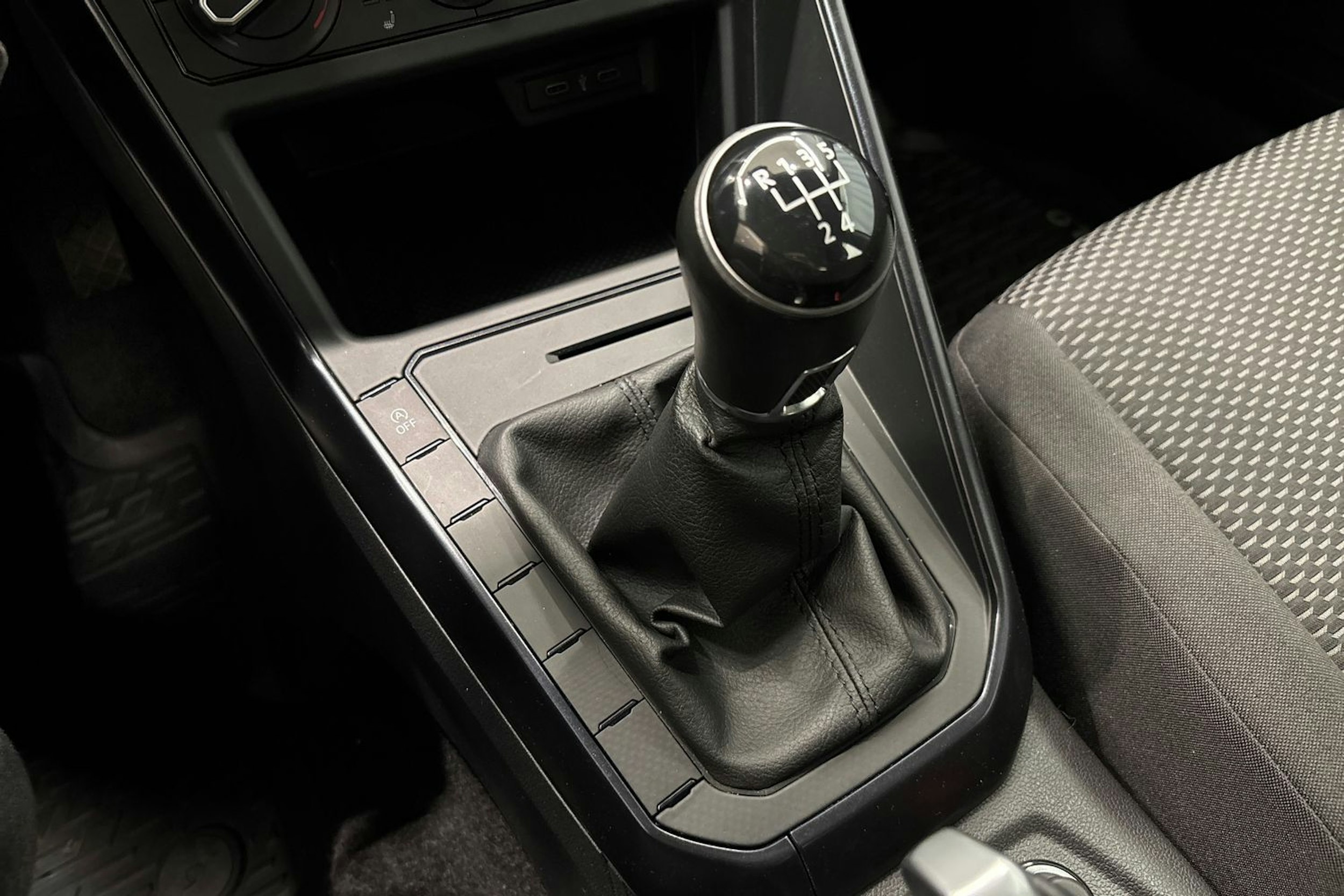 valkoinen Volkswagen Polo 2020 kuva 24.