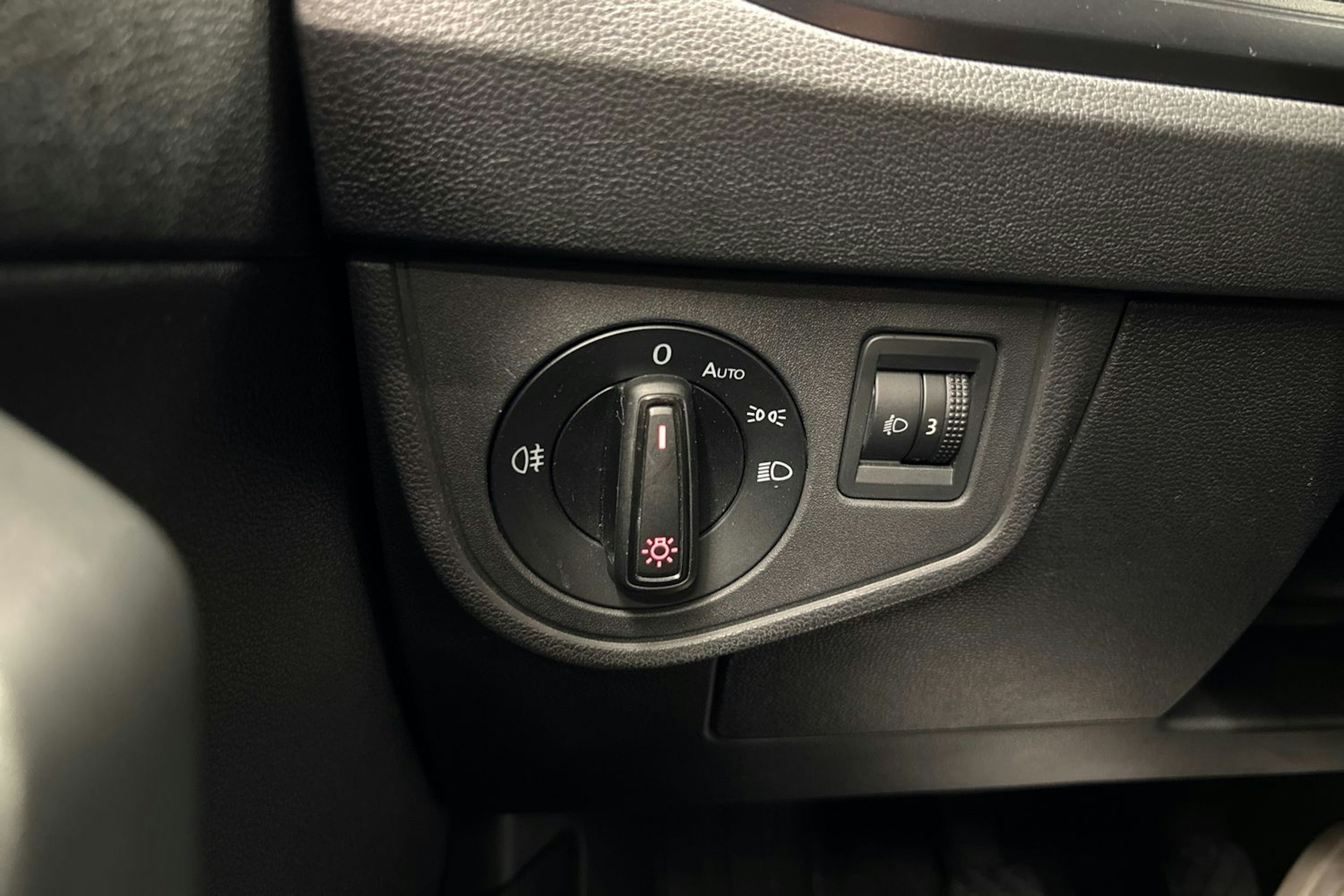 valkoinen Volkswagen Polo 2020 kuva 26.