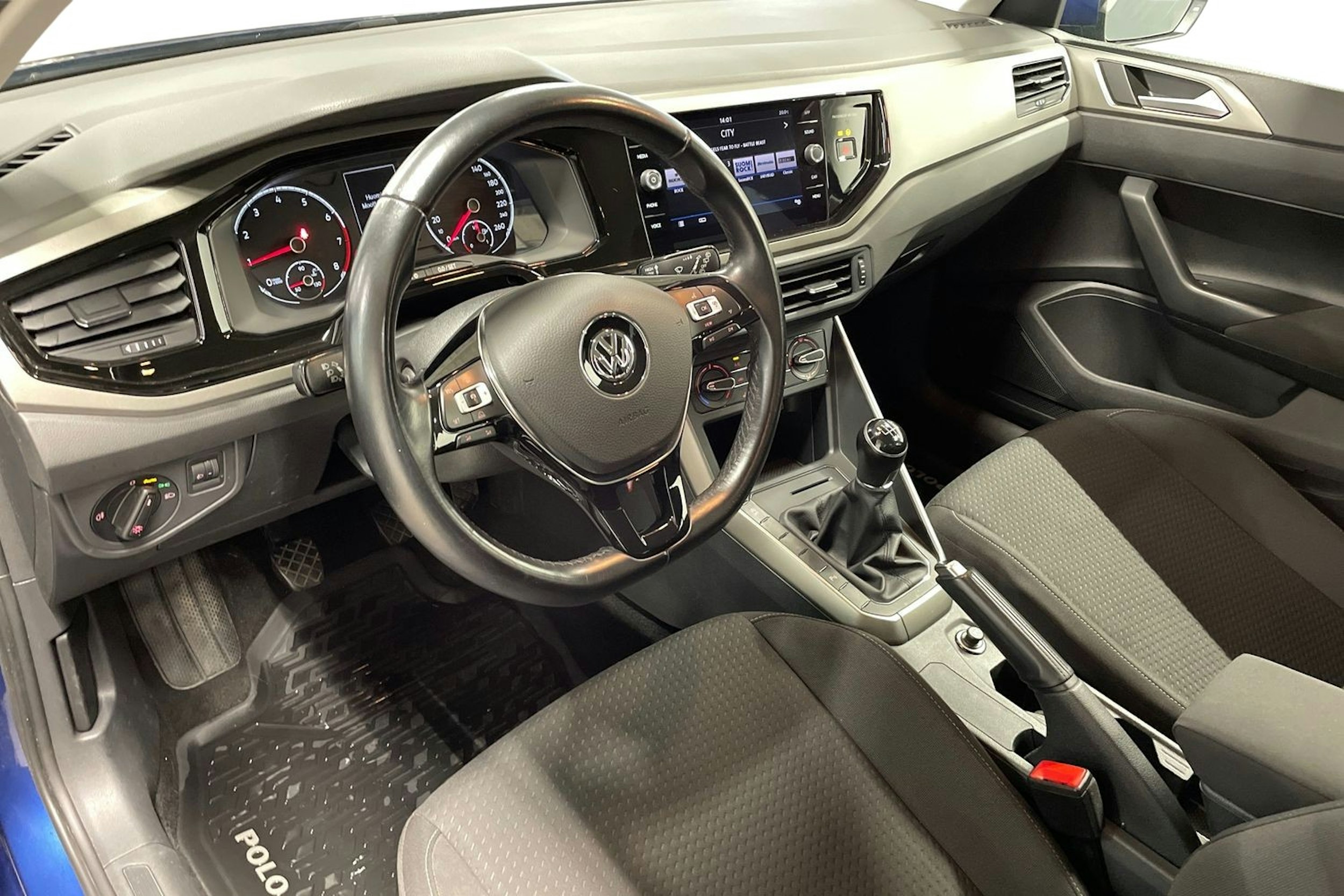 sininen Volkswagen Polo 2020 kuva 7.