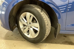 sininen Volkswagen Polo 2020 kuva 13.