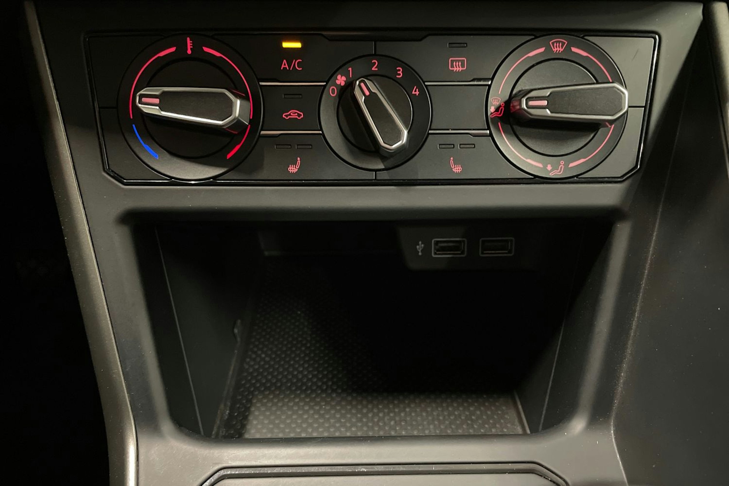 sininen Volkswagen Polo 2020 kuva 20.