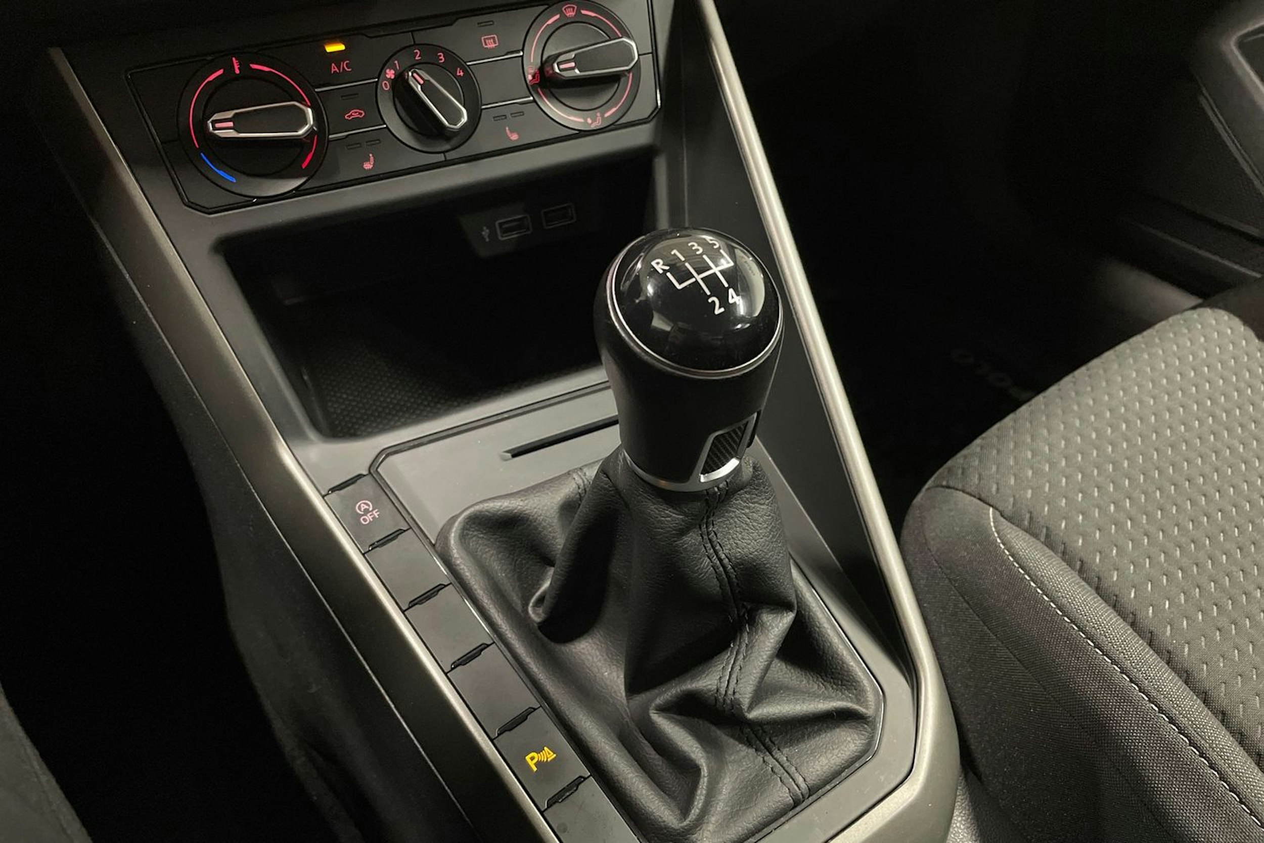sininen Volkswagen Polo 2020 kuva 21.