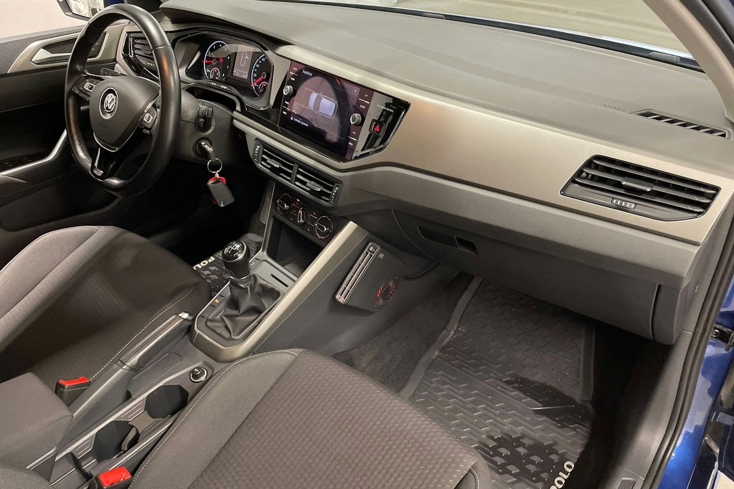 sininen Volkswagen Polo 2020 kuva 28.
